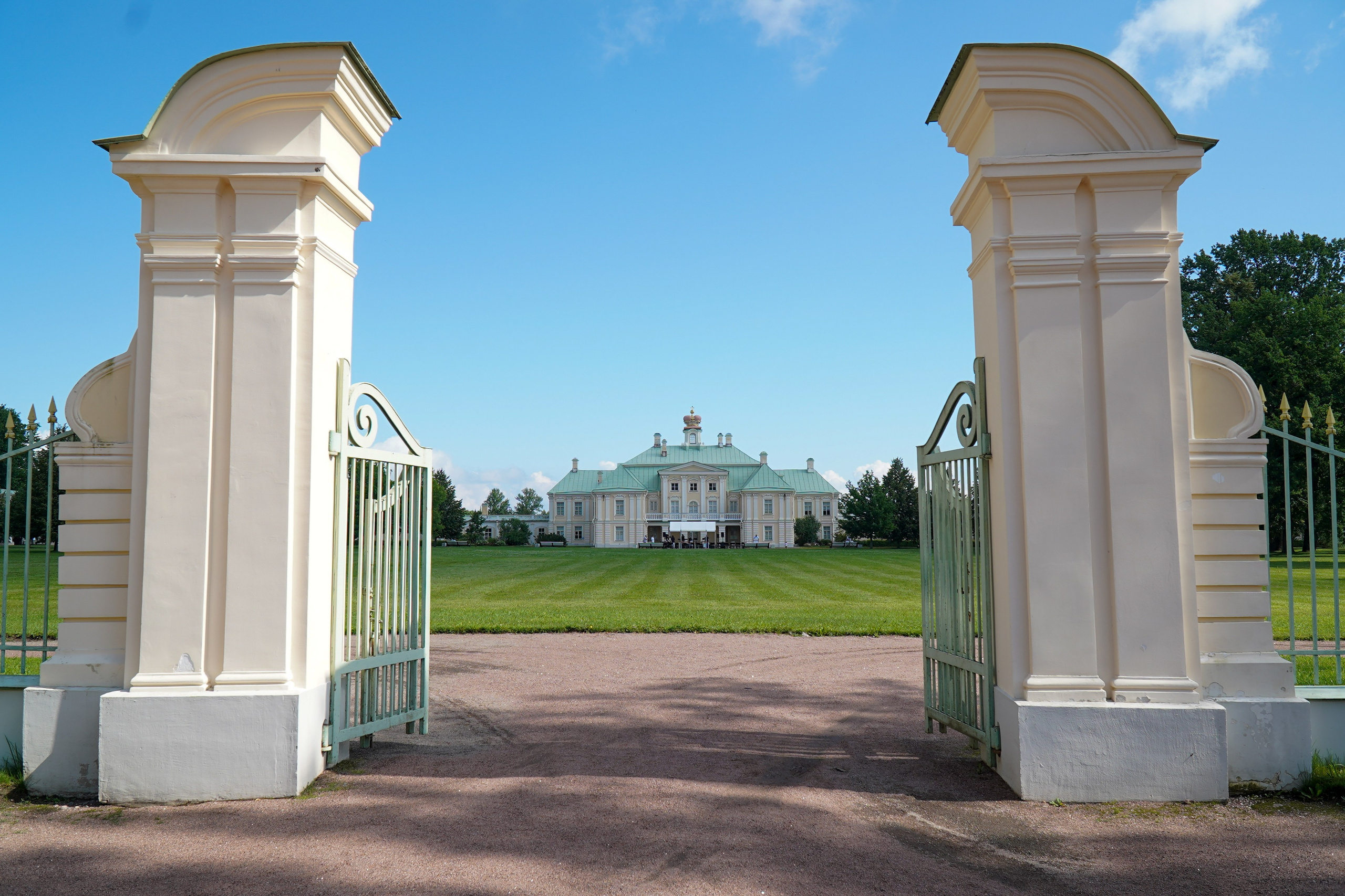 ОРАНИЕНБАУМ. Июль 2024. Фотограф Наталья Погодина в г. Обнинске