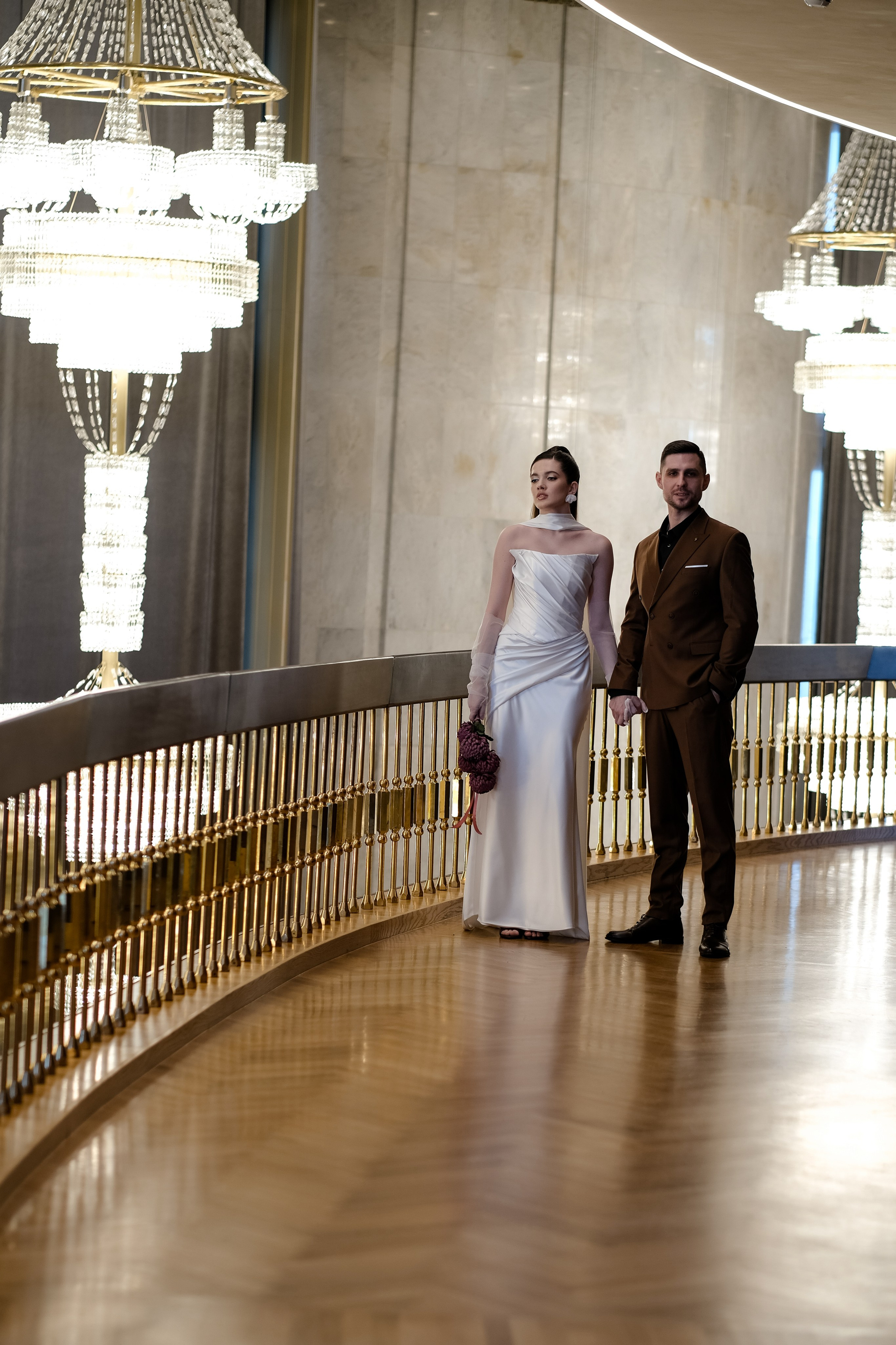 Свадебная фотосессия в театре драмы имени Наума Орлова. Свадебный фотограф в Челябинске Сырчикова Наталья