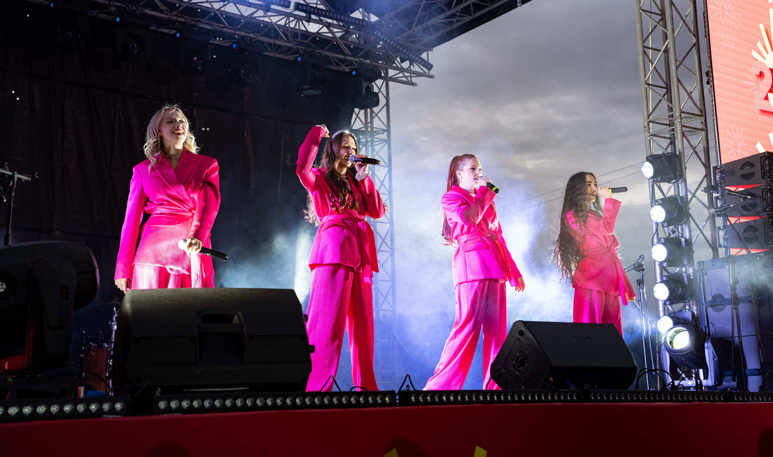 Фестиваль ко дню города Краснодар «45-я Параллель» / @ДС Олимп. Концертный фотограф в Краснодаре