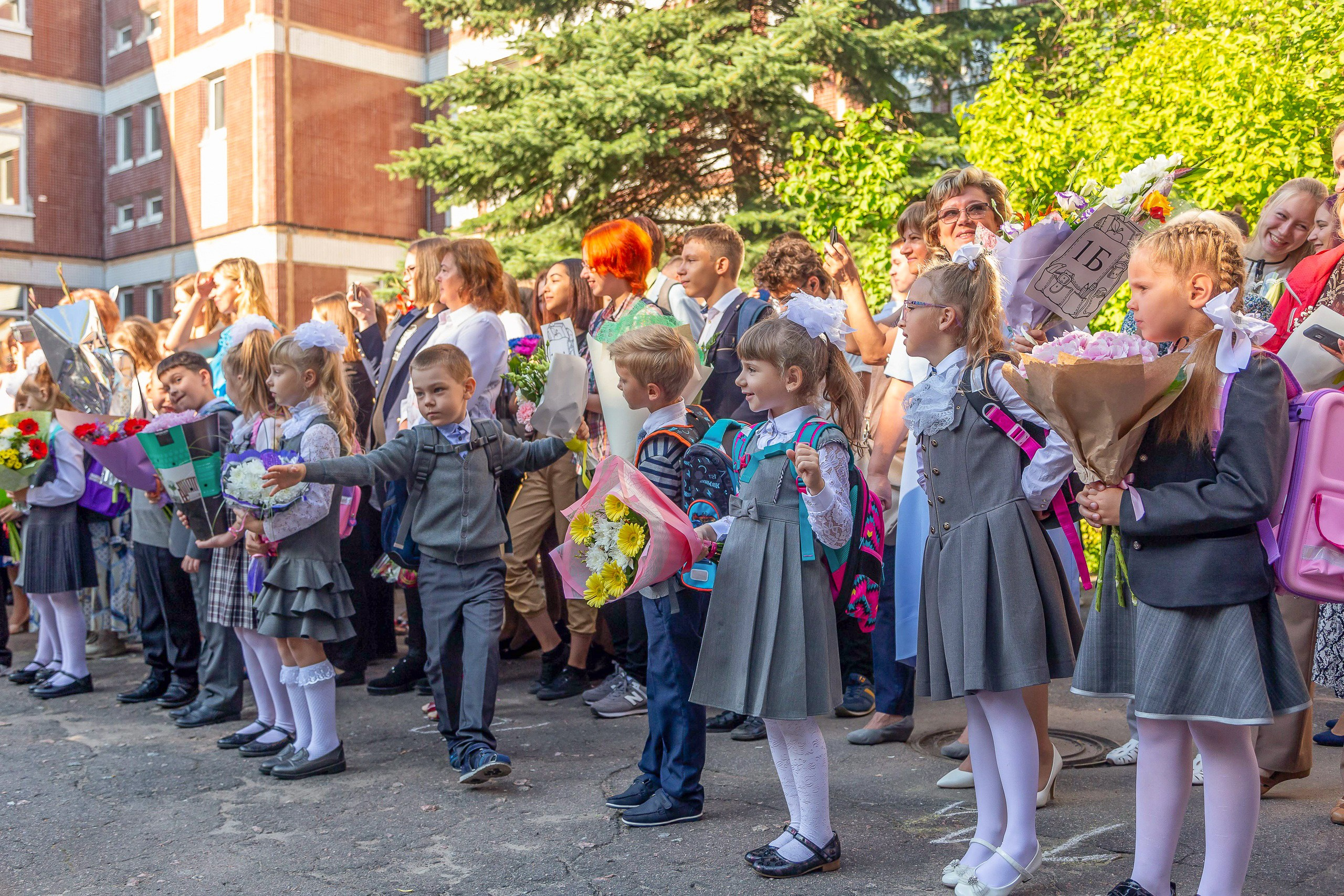 Линейка 1 сентября. Свадебный и Репортажный фотограф в Санкт-Петербурге