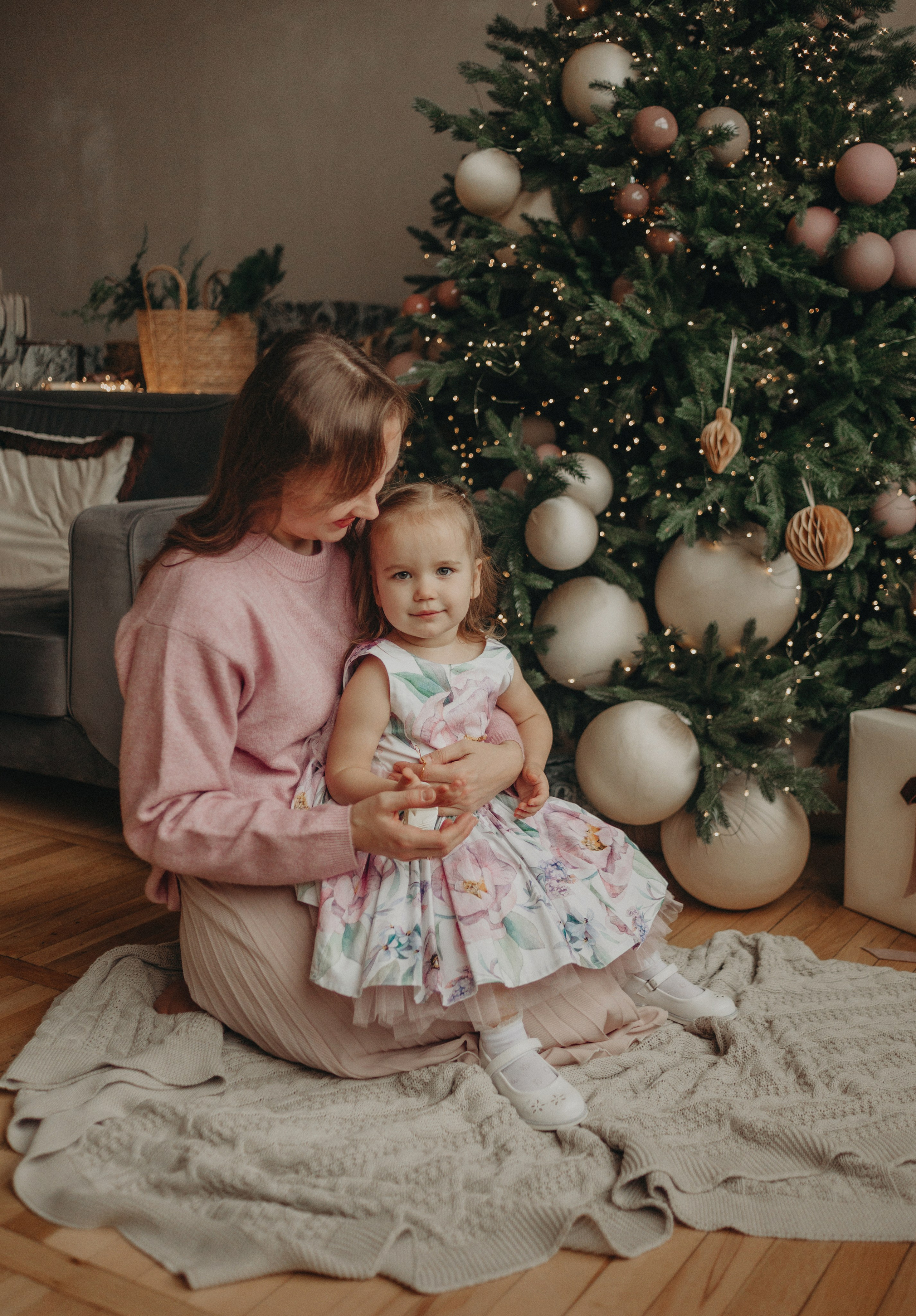 Новогодние фотографии 2024\2025 году, короткие сьемки. Фотограф в Краснодаре Евгения Михаевич