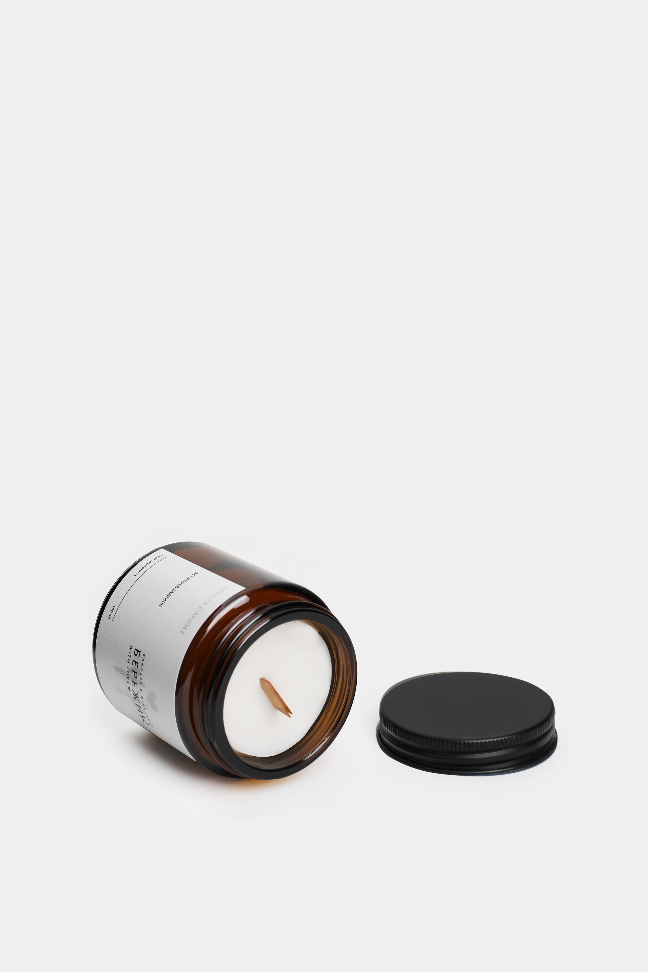 Свечи и диффузор. Фотостудия предметной и модельной съёмки для маркетплейсов