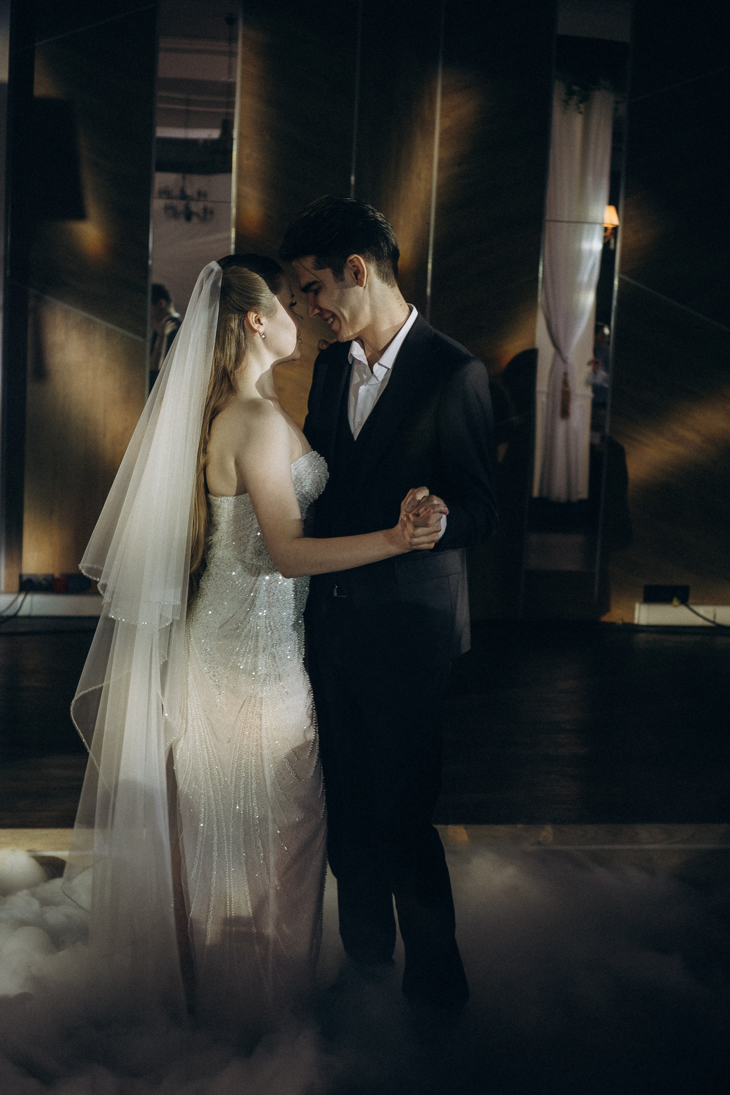 СВАДЕБНАЯ СЬЕМКА СБОРОВ В ОТЕЛЕ И ВЫЕЗД НА ЦЕРЕМОНИЮ (СНЯТО В СИБИРЕ В НИЖНЕВАРТОВСКЕ). Профессиональный фотограф, Санкт-Петербург — Виктория Богомолова