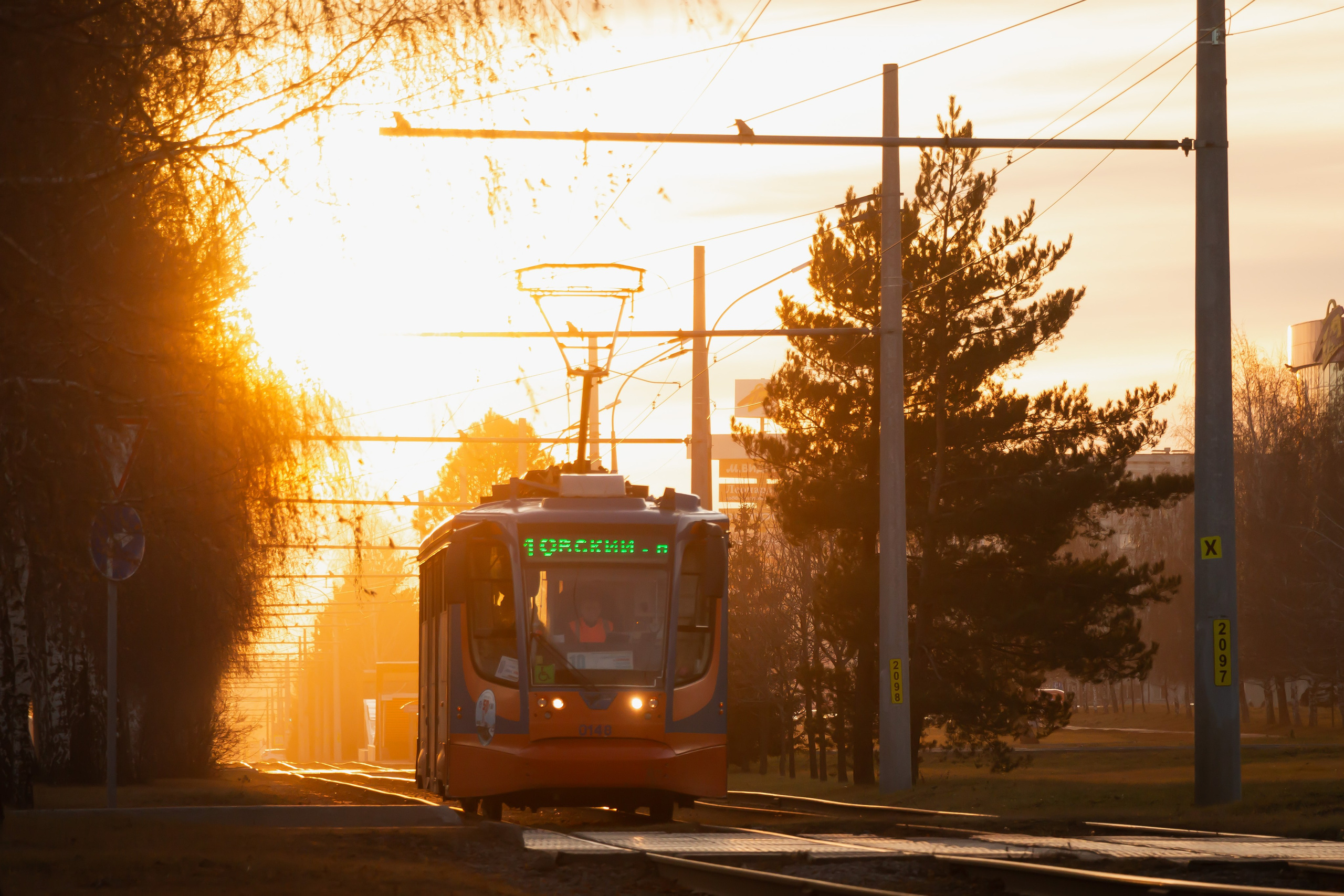 Набережные челны. Трамвай. Закат