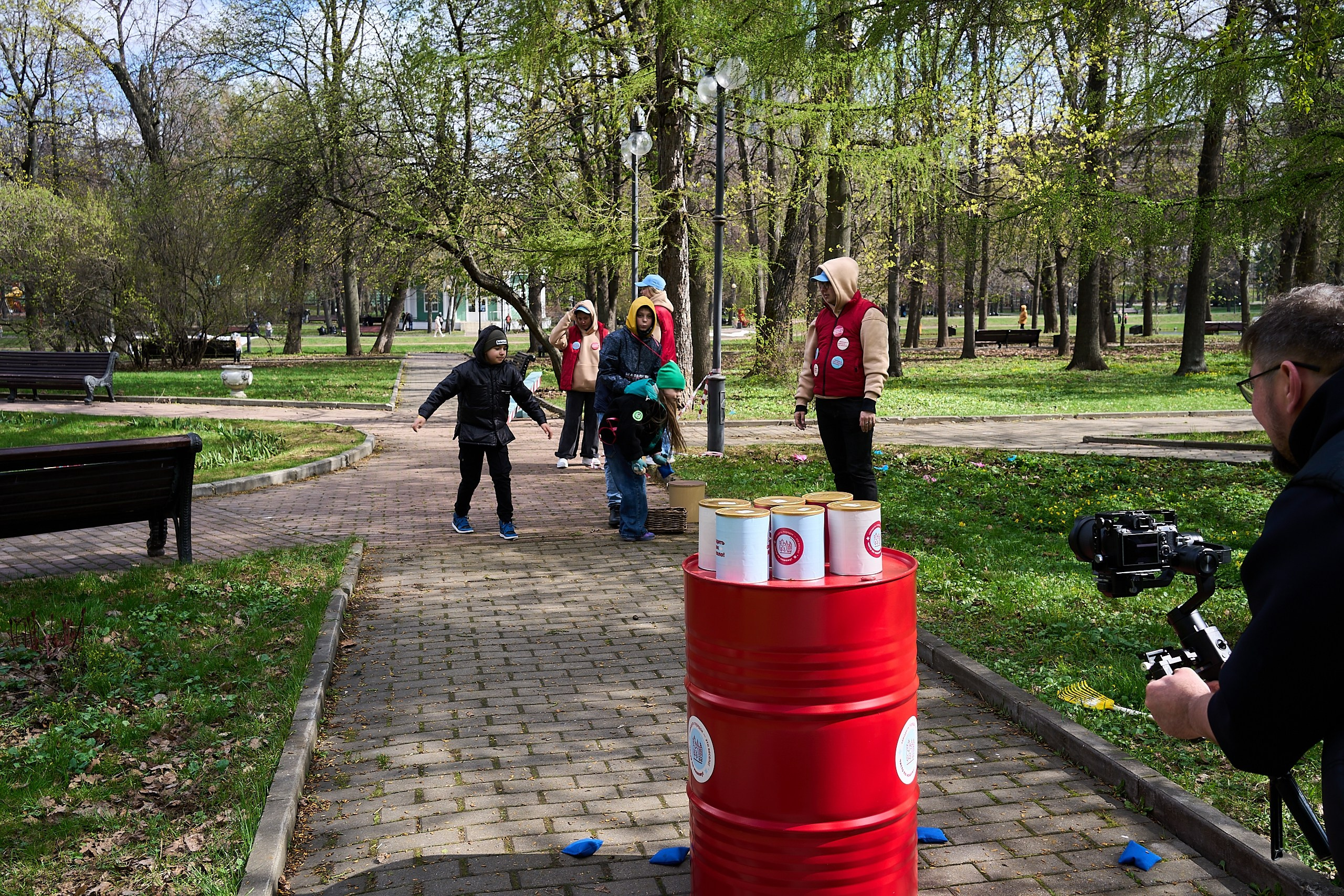 Субботник у Управления делами Мэра и Правительства Москвы. Фотограф и Видеограф в Москве. Олег Корушев