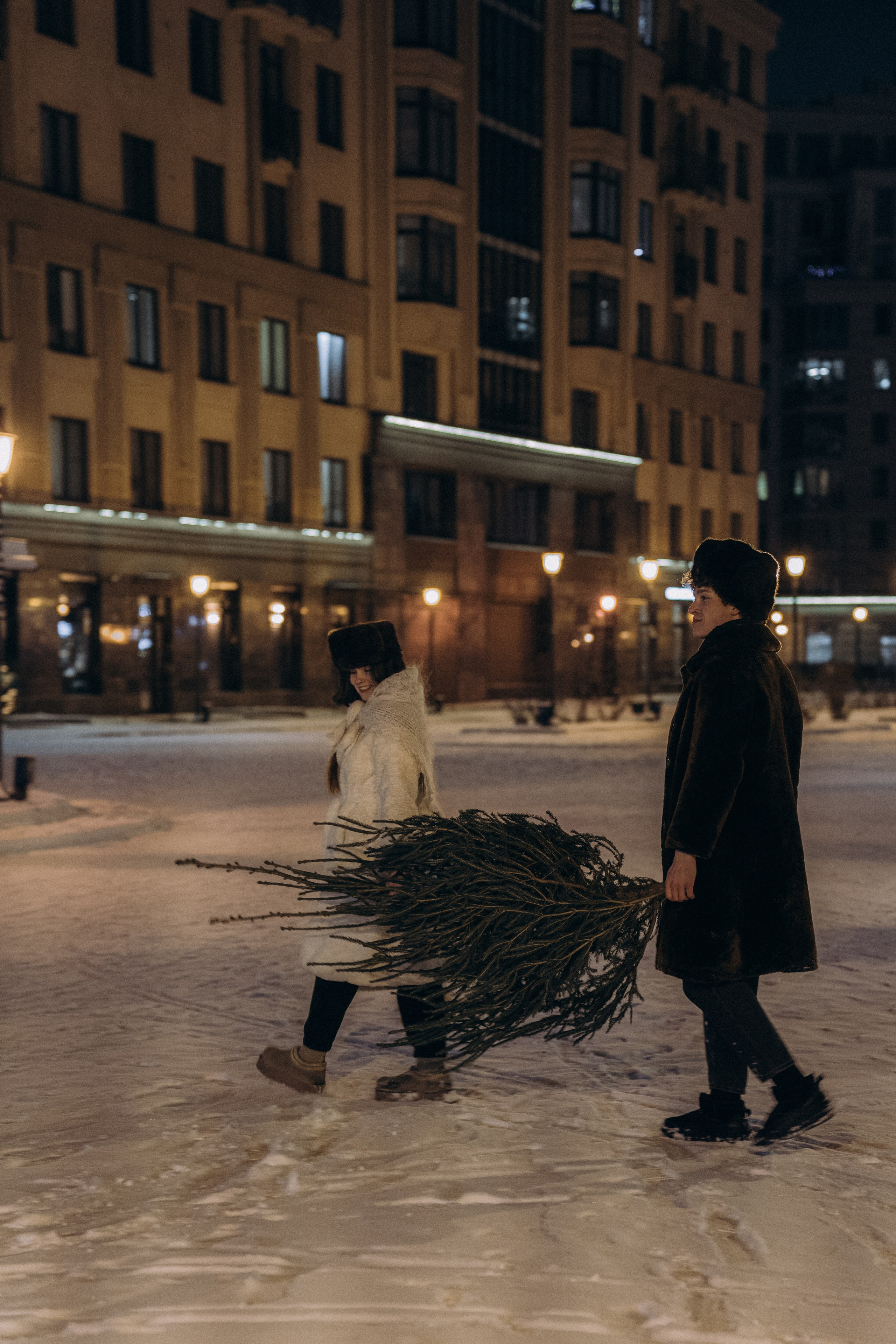 НОВОГОДНЯЯ ПРОГУЛКА ПАРЫ ПО ЧЕРНЫШЕВСКОЙ ПЕРЕД НОВЫМ ГОДОМ. Профессиональный фотограф, Санкт-Петербург — Виктория Богомолова