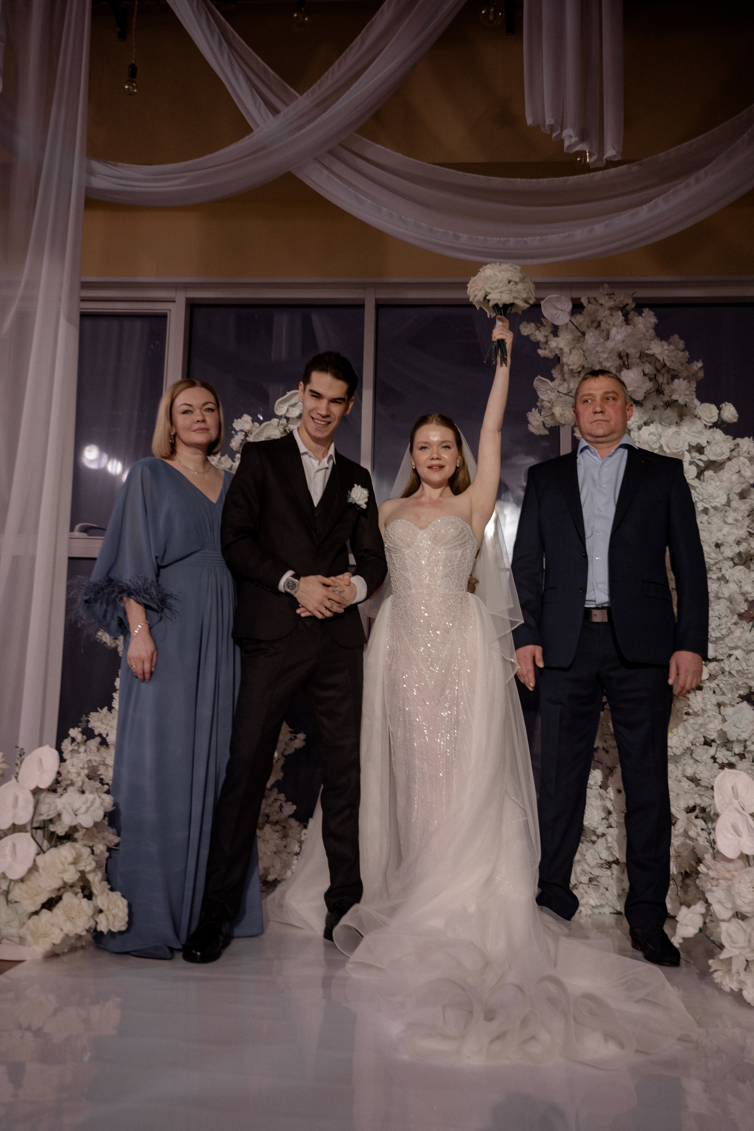 СВАДЕБНАЯ СЬЕМКА СБОРОВ В ОТЕЛЕ И ВЫЕЗД НА ЦЕРЕМОНИЮ (СНЯТО В СИБИРЕ В НИЖНЕВАРТОВСКЕ). Профессиональный фотограф, Санкт-Петербург — Виктория Богомолова
