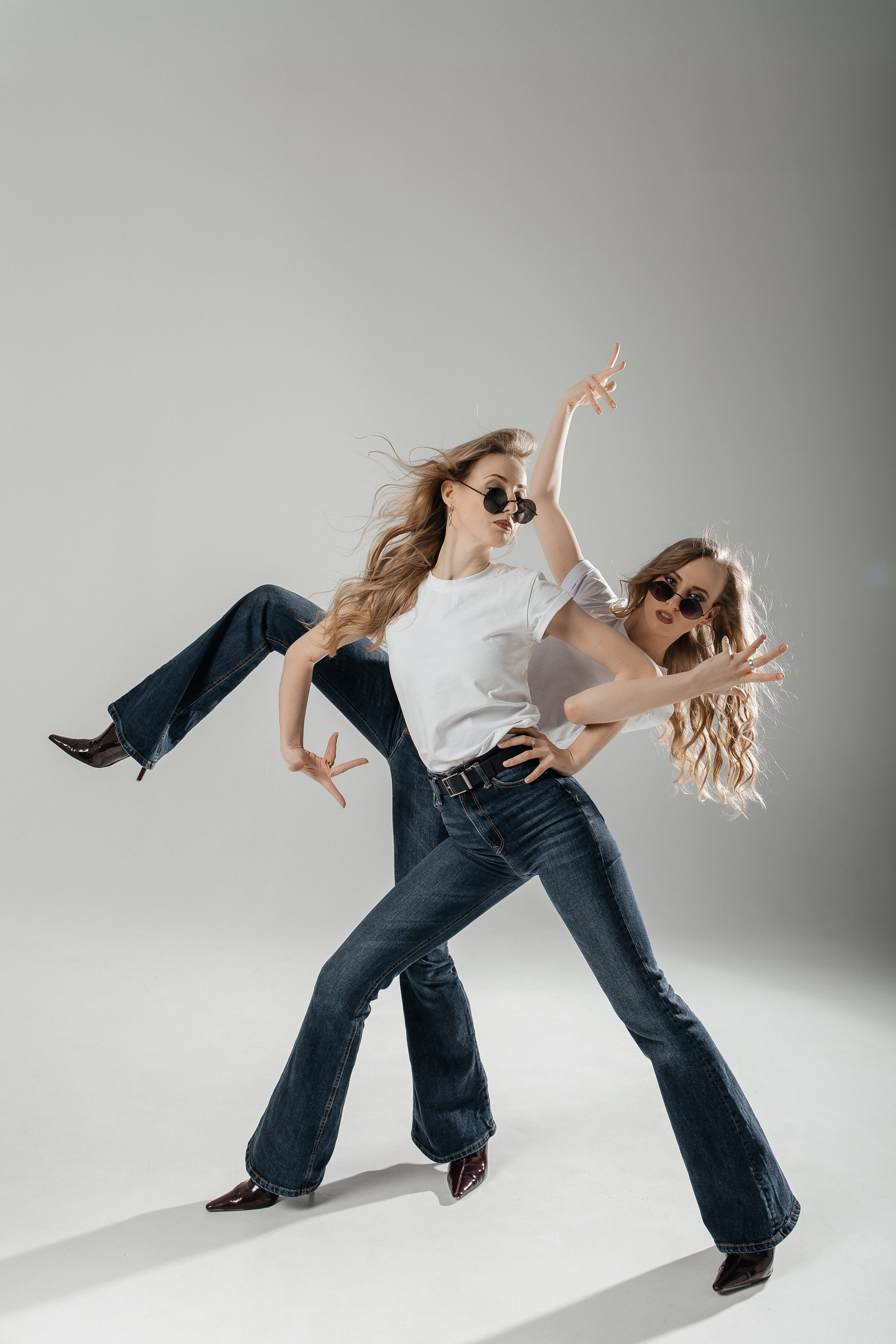 Вика и Настя