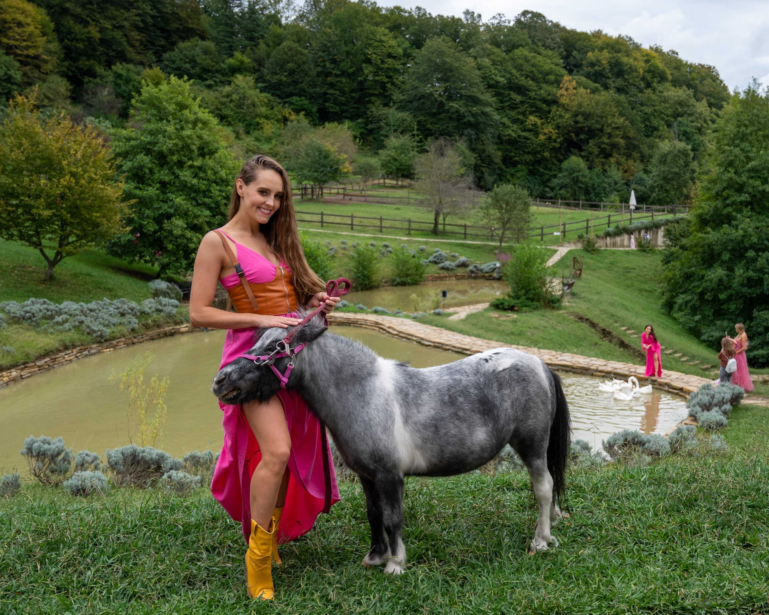 Ферма «ЭКЗАРХО» 03.10.2024 г. Фотографирую счастливых людей в Сочи