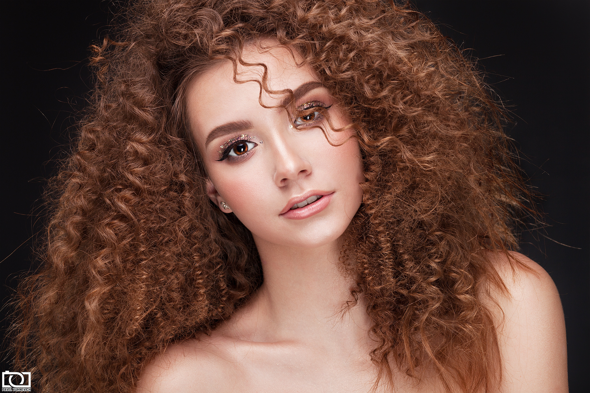 Фотосессия в студии, профессиональный студийный фотограф, ретушь и обр