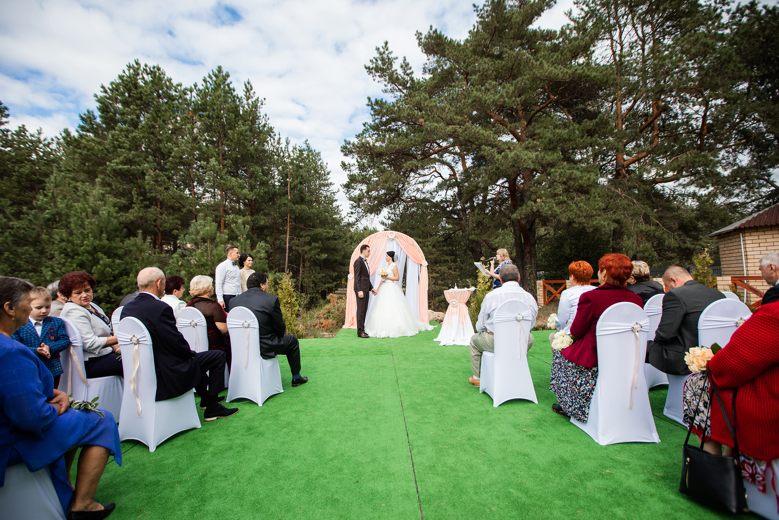 Красивая свадебная фотосессия в Солигорске. Европейская фотография