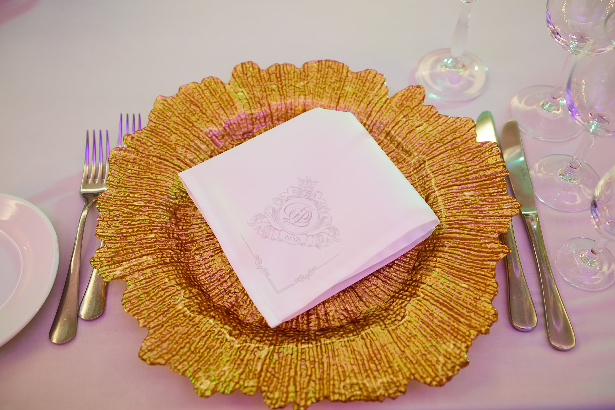 Денис и Вероника. Фотограф в Минске. Фотосессия на природе и в отеле