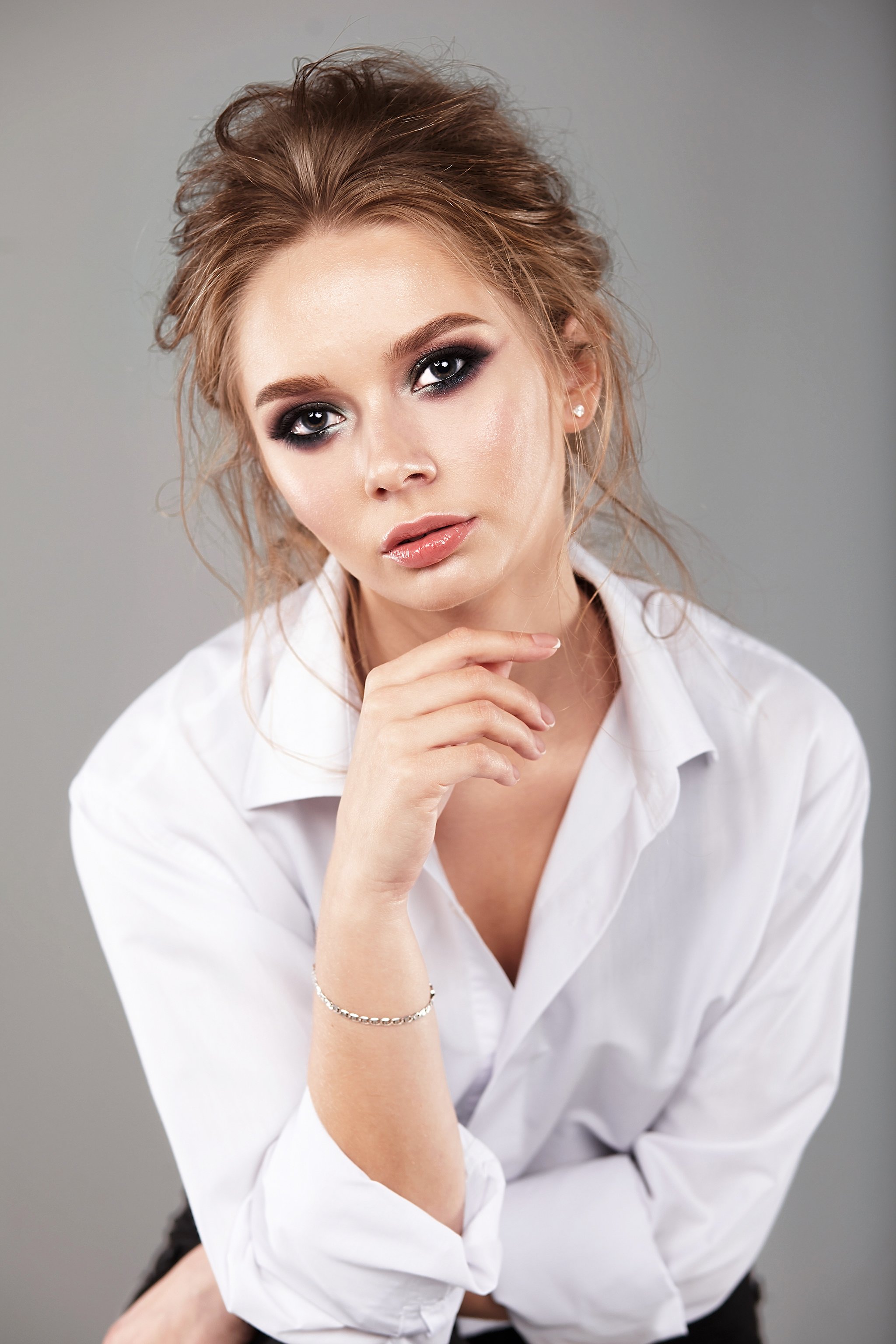 Фотосессия в студии, профессиональный студийный фотограф, ретушь и обр