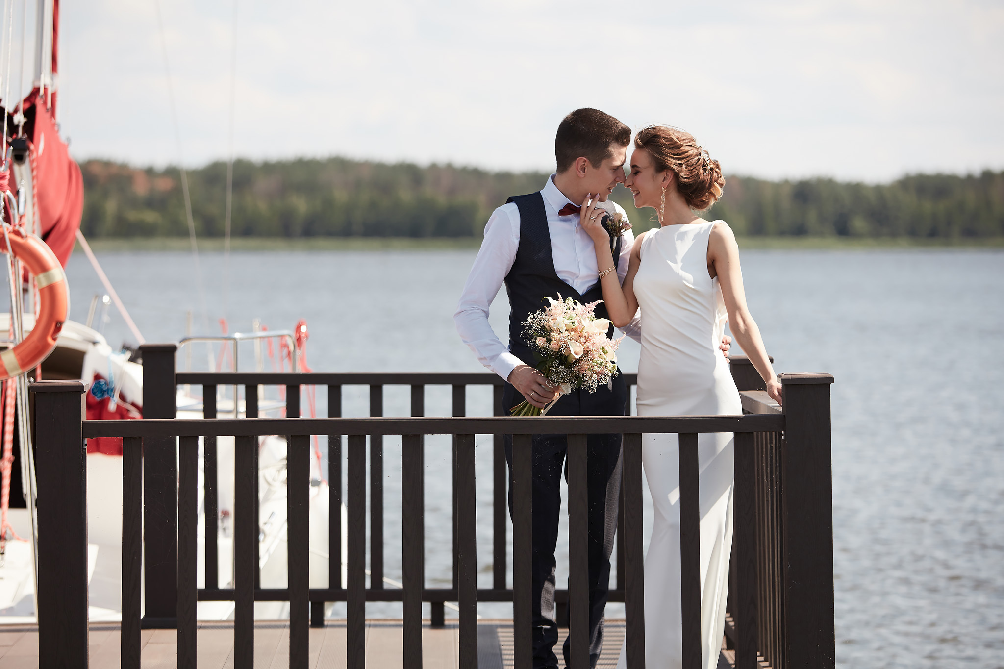 Свадьба на море. Свадьба на яхте в Солигорске. Яхта в Солигорске. Фото