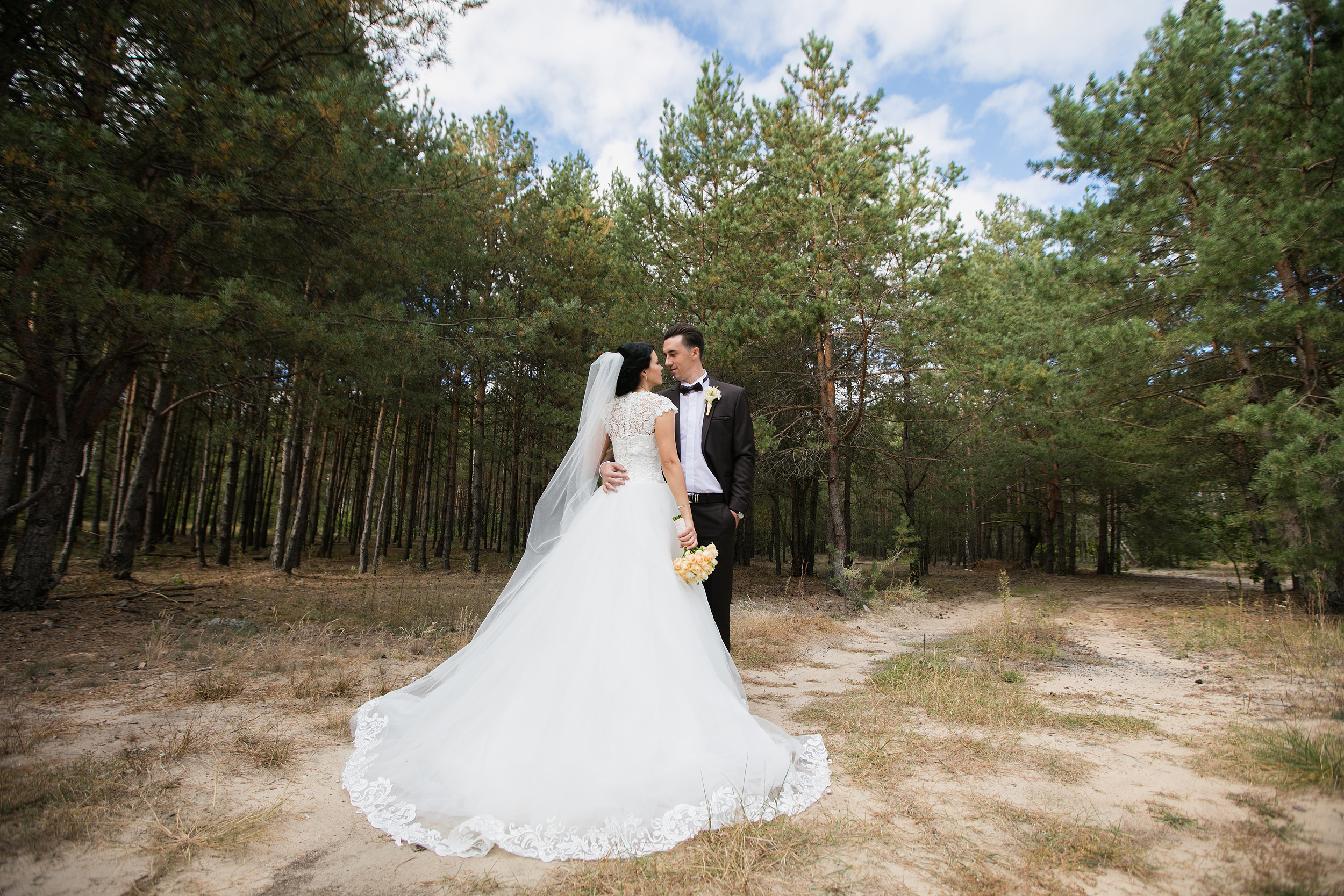 Красивая свадебная фотосессия в Солигорске. Европейская фотография