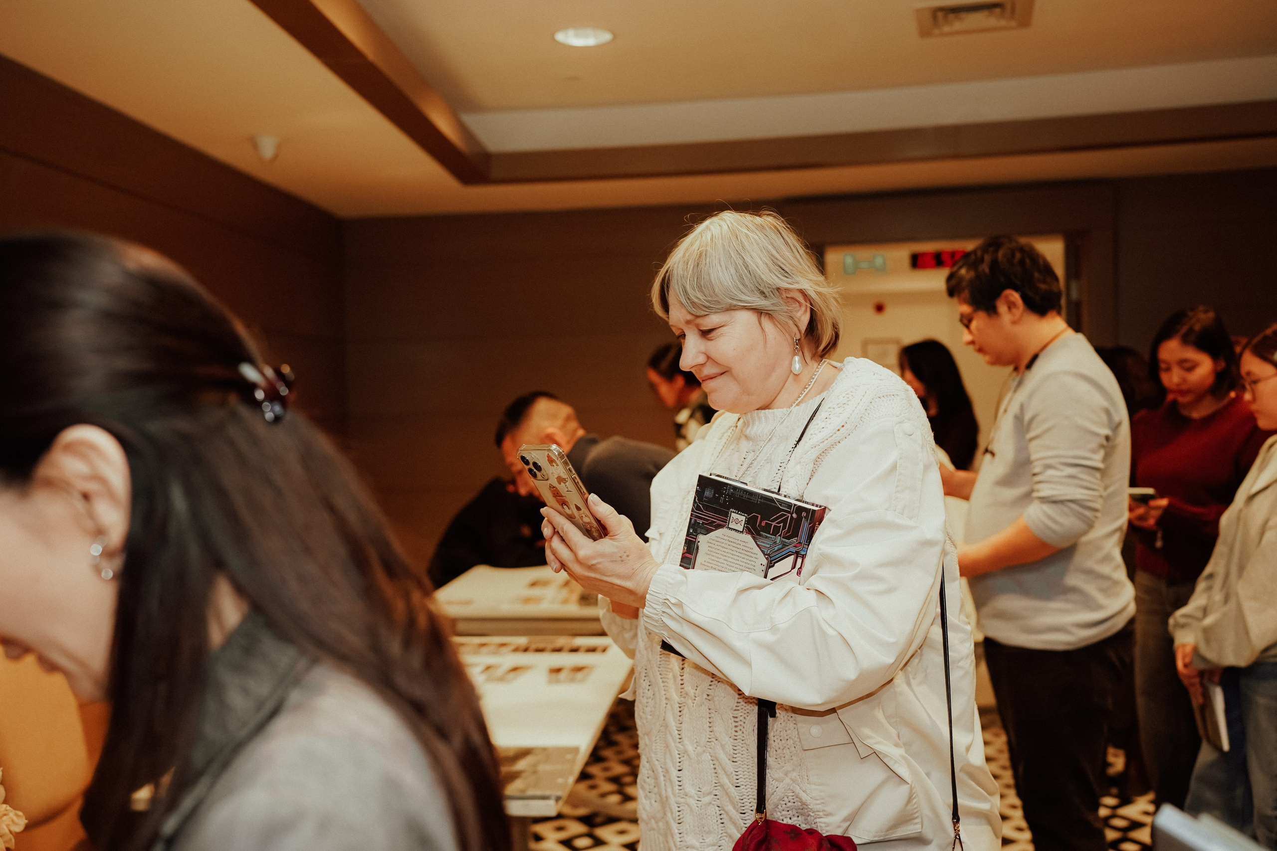 Казахстанские страницы (презентация книг). Крис Богомазова