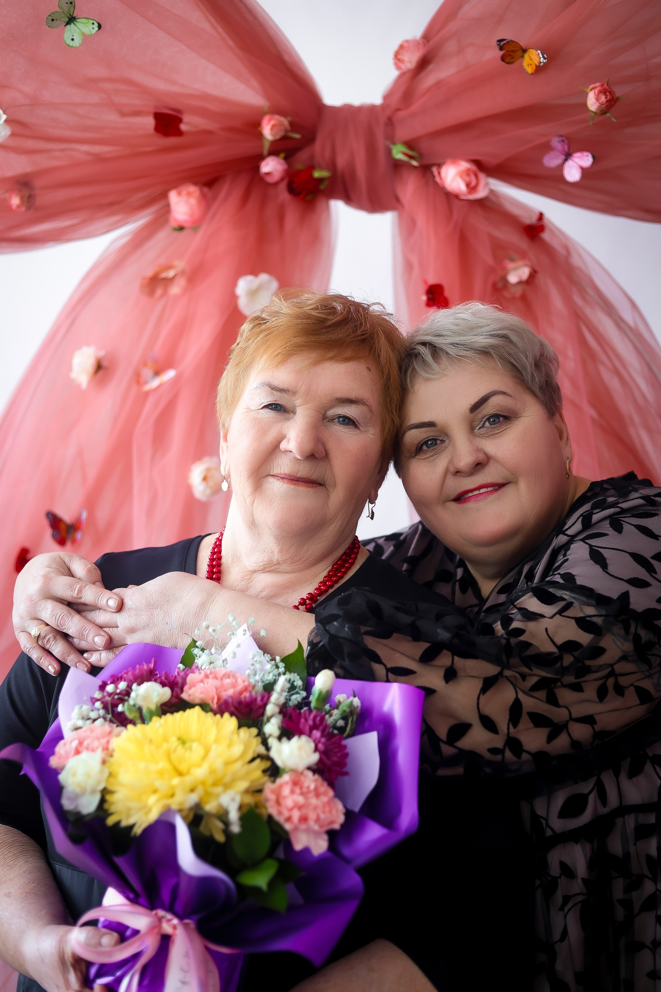 Семейные фотосессии студийные; новогодние, тематические, домашние и тд. Выпускные альбомы для школ и Детских садов в Барнауле /Выпускные/Свадебные/Детские/Семейные и др. виды съёмок /Фотограф Вера Валейко