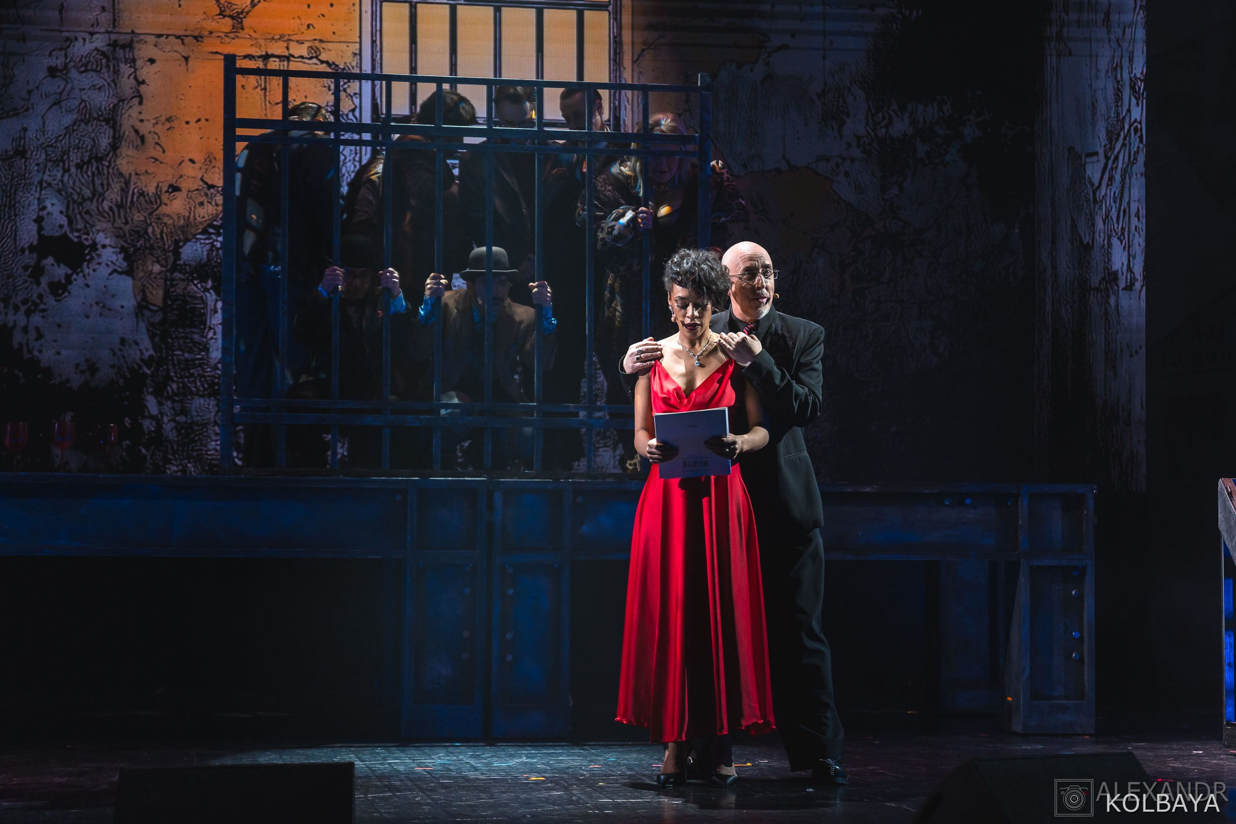 Фотографии со спектакля «Однажды в городе N». Концертный и театральный репортажный фотограф в Москве Александр Колбая