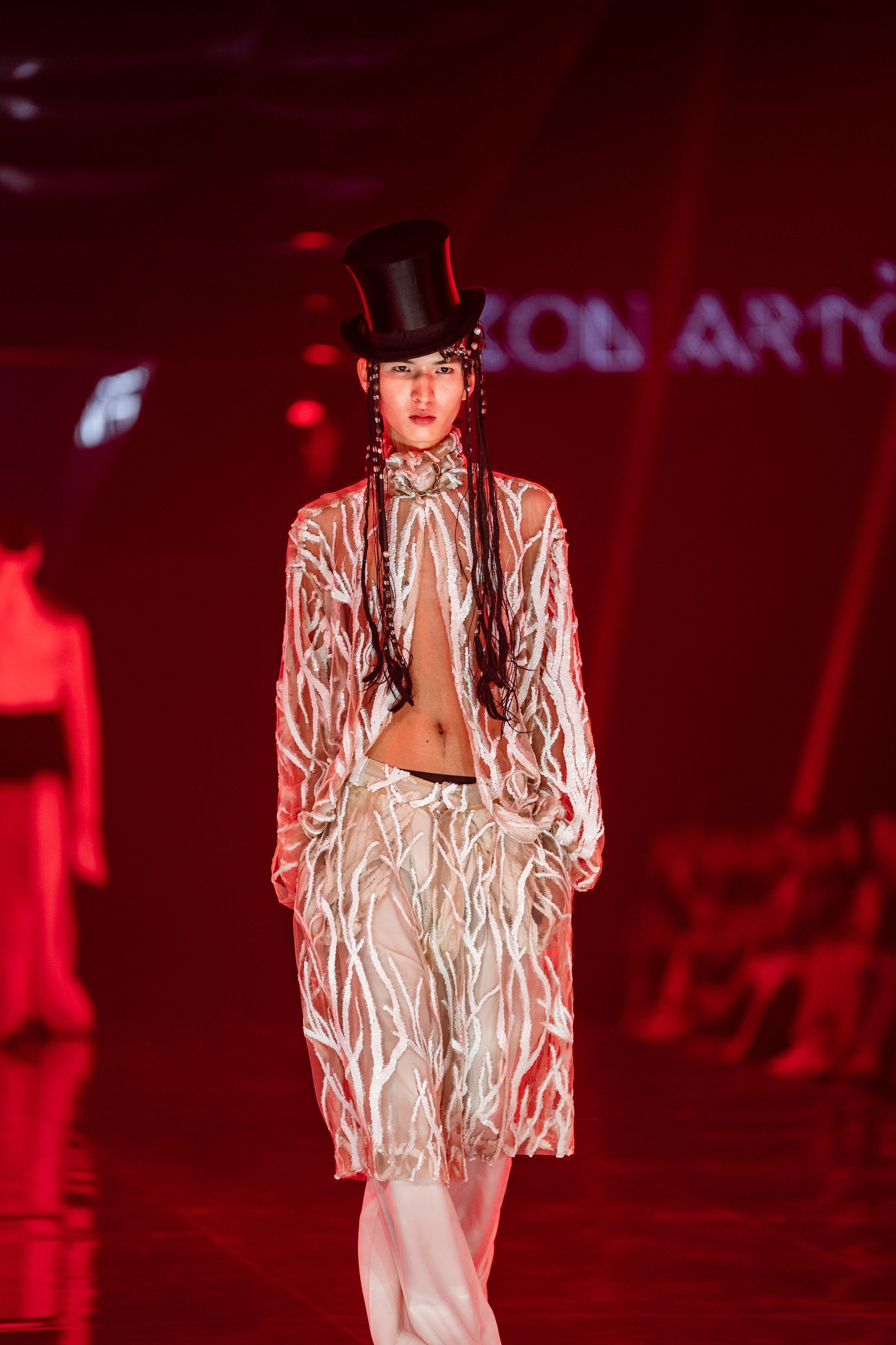 Visa Fashion week Maison Artc. Сайт Алматинского НЮ АРТ, будуар и фэшн фотографа Дениса Карпенко