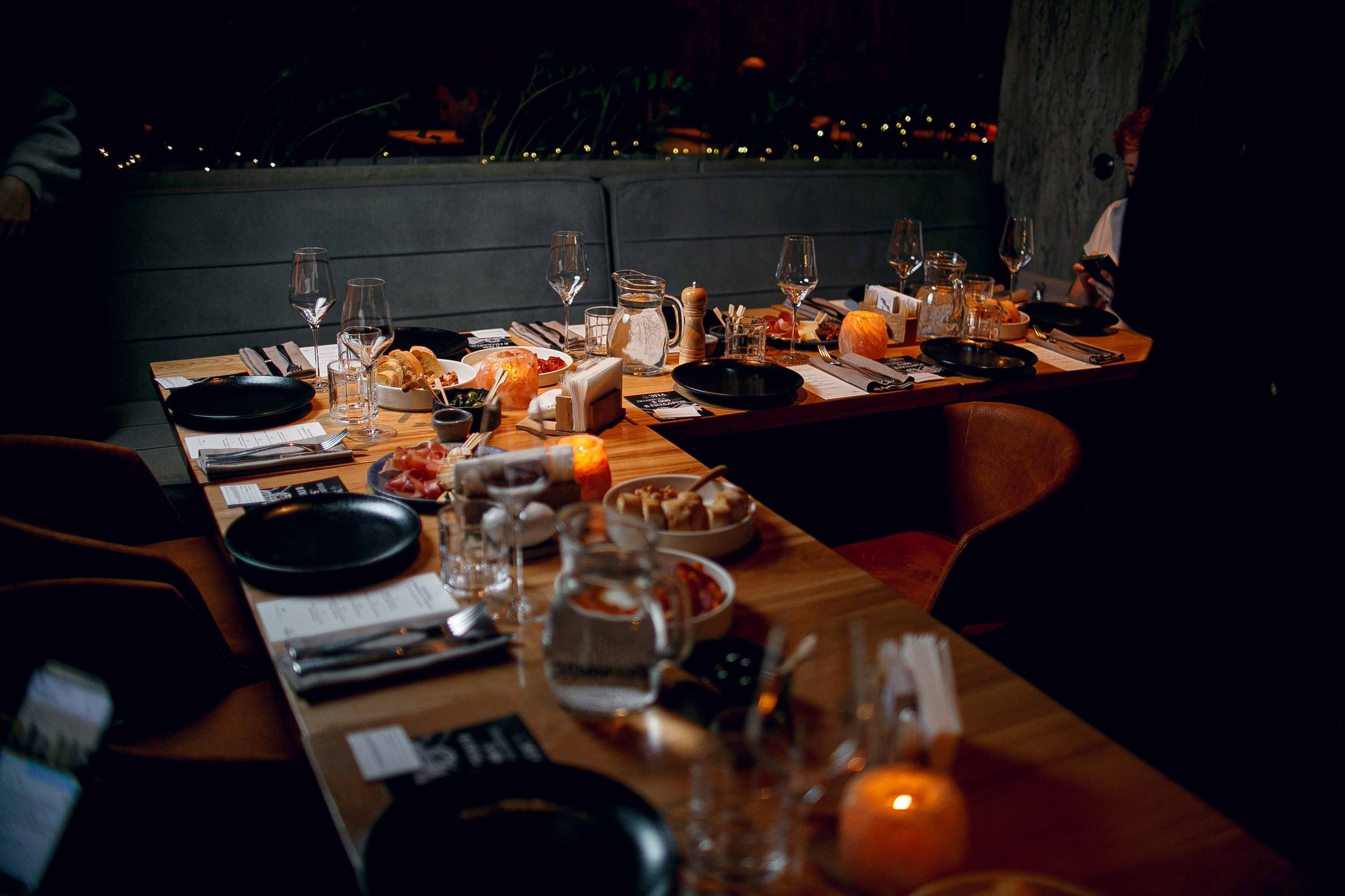 Винный вечер в «Сказке». Ваш репортажный фотограф Артемий Антонов