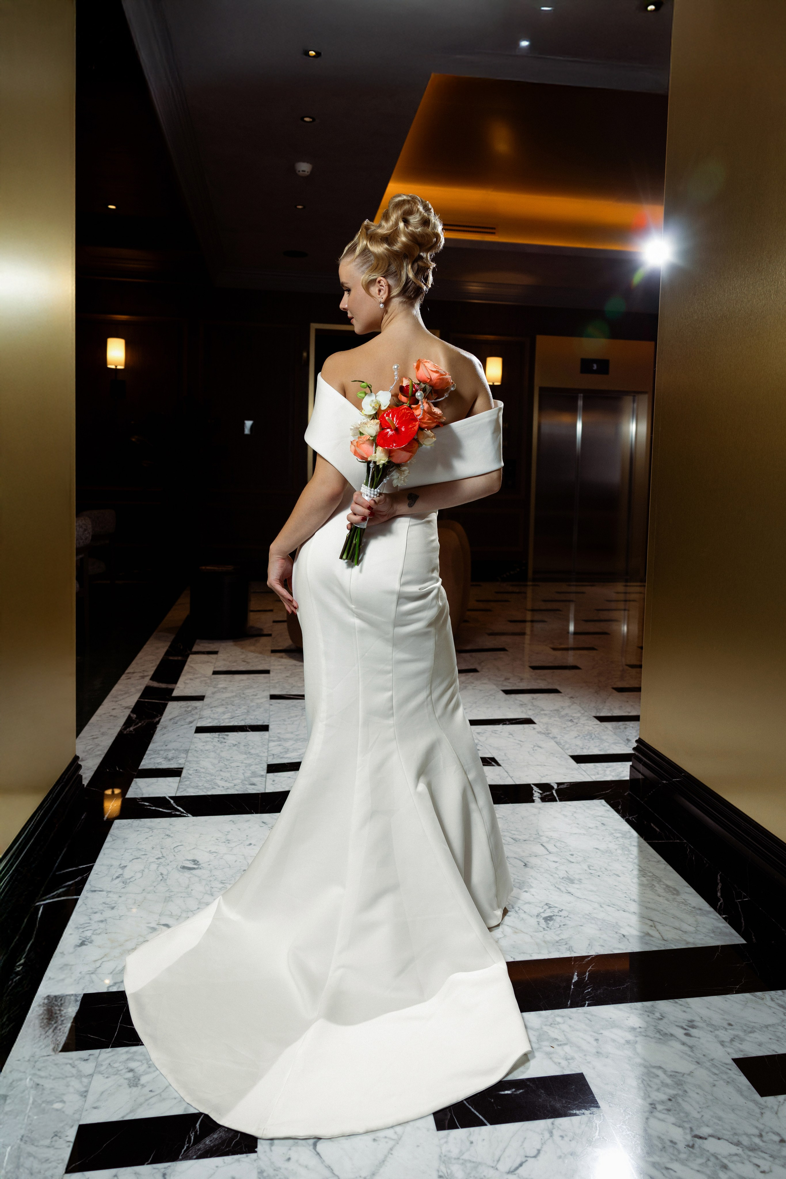 Локация отель Акрон платья салон Свадебный Мир модель Арина. Свадебный и семейный фотограф Татьяна Ласкина в Великом Новгороде