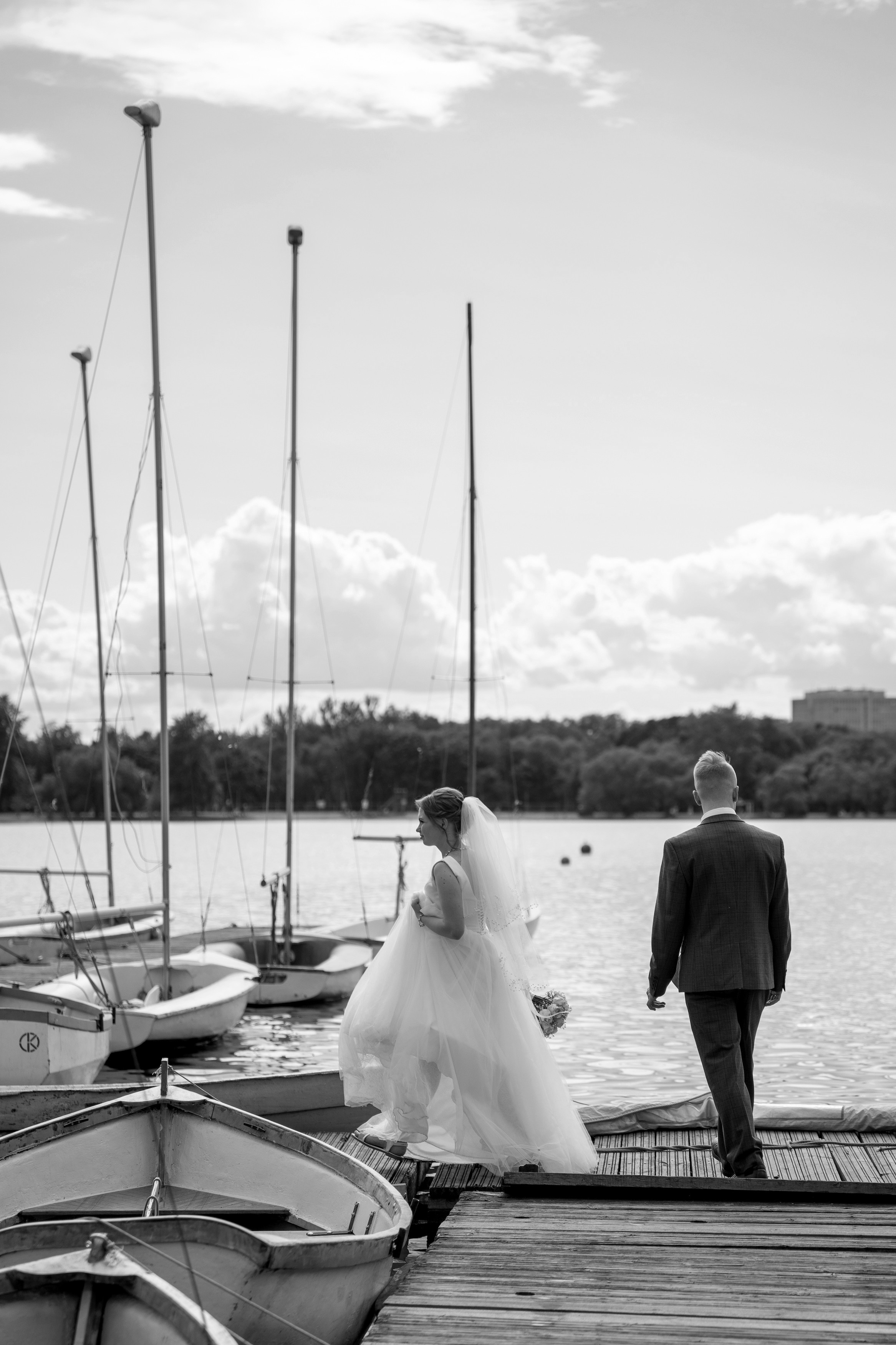 Свадебная прогулка в парке Горького Москва. Портретный фотограф Олеся Владимирова в Москве