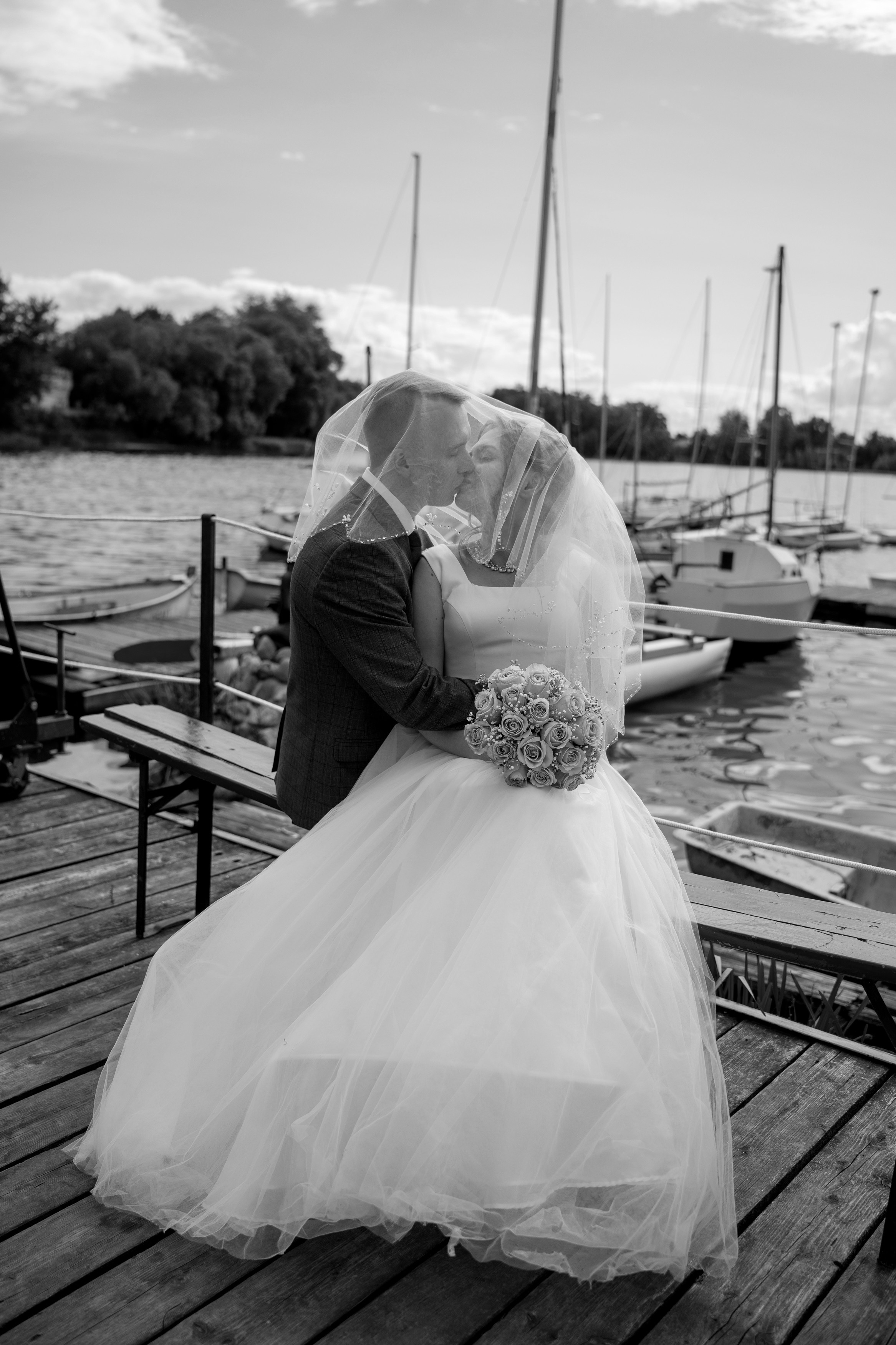 Свадебная прогулка в парке Горького Москва. Портретный фотограф Олеся Владимирова в Москве