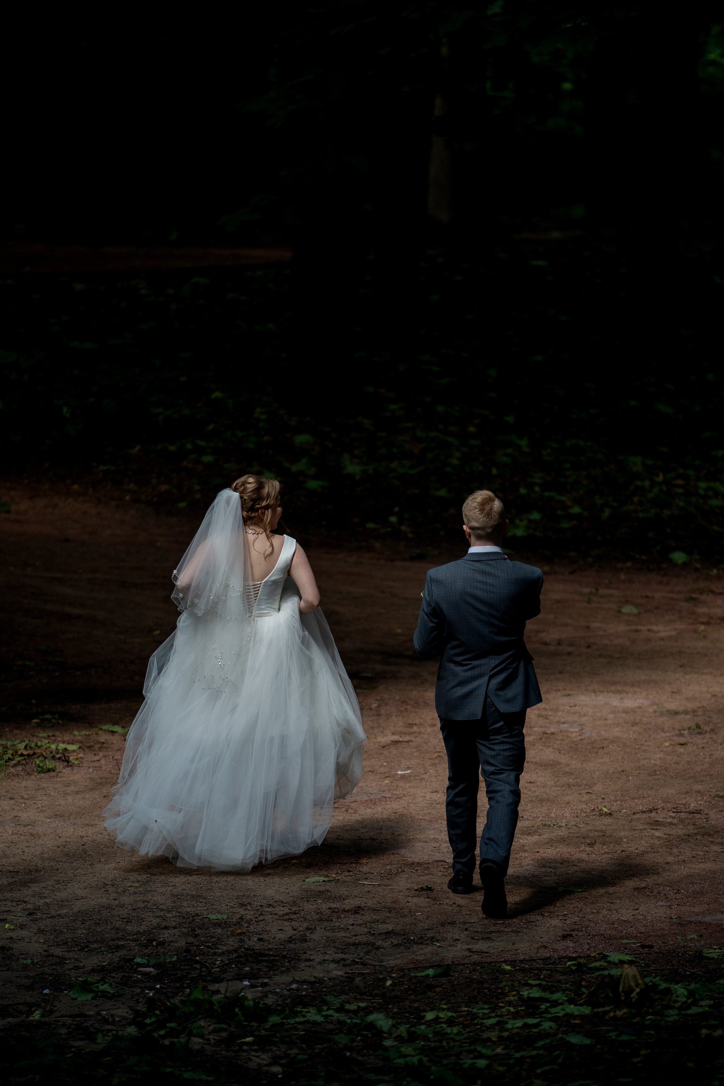 Свадебная прогулка в парке Горького Москва. Портретный фотограф Олеся Владимирова в Москве