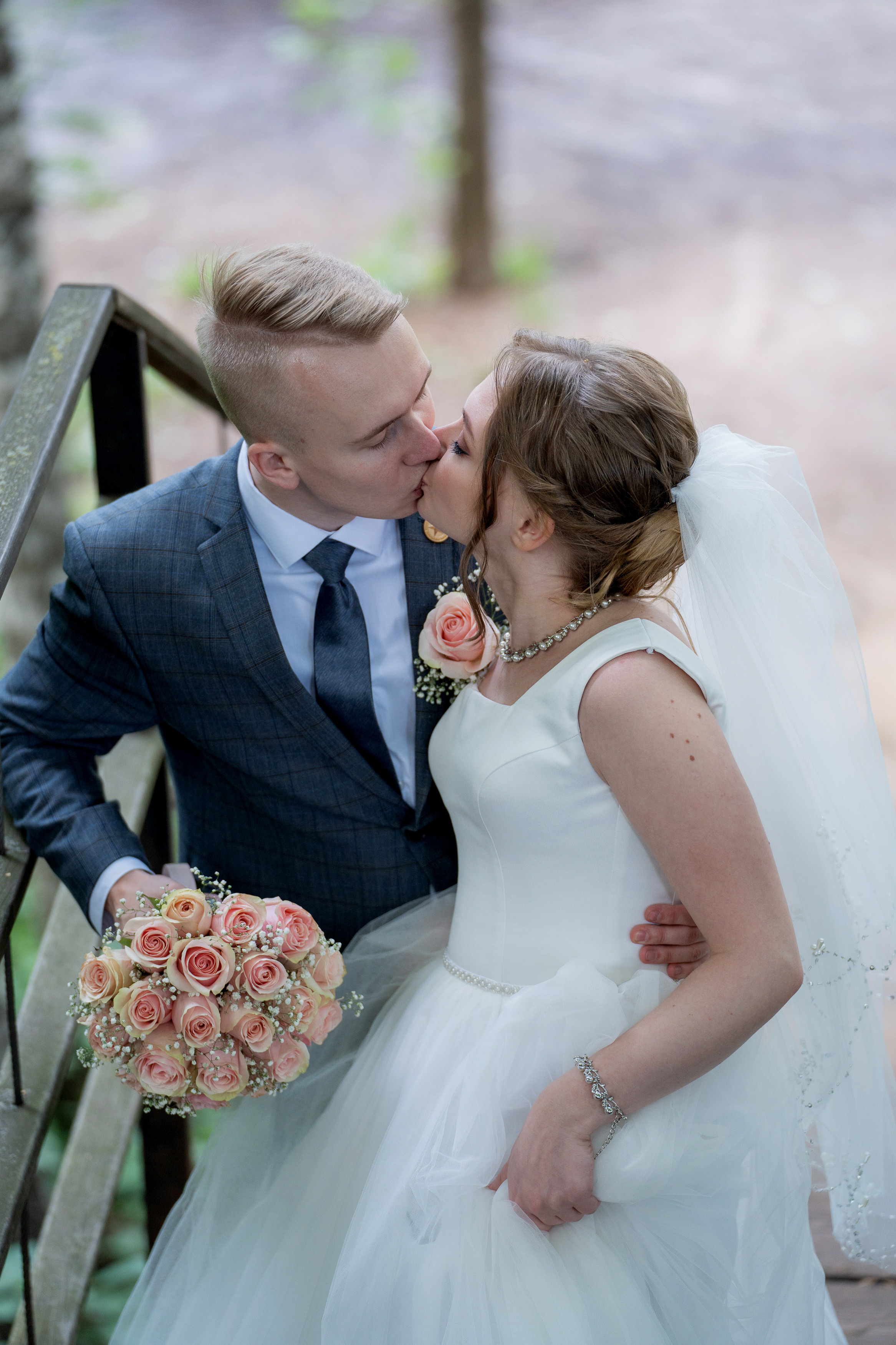 Свадебная прогулка в парке Горького Москва. Портретный фотограф Олеся Владимирова в Москве