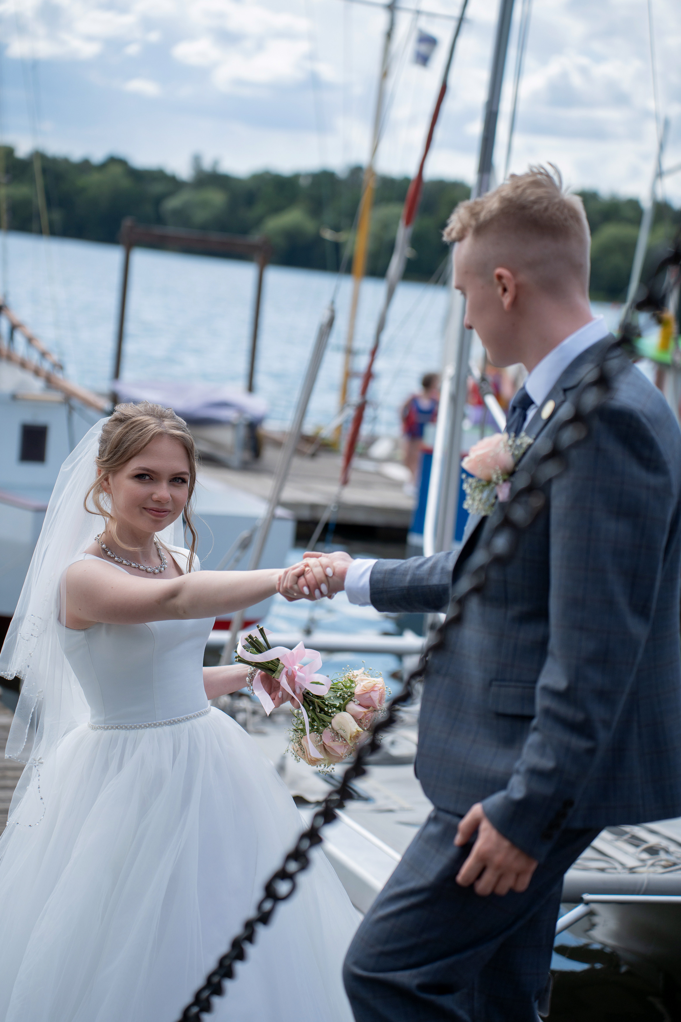 Свадебная прогулка в парке Горького Москва. Портретный фотограф Олеся Владимирова в Москве