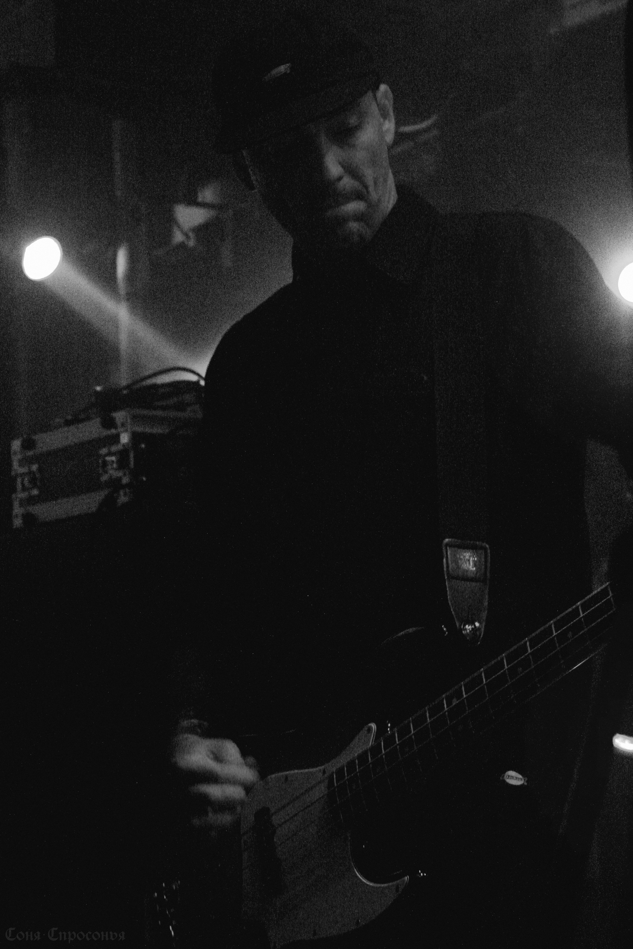 Синестетик 26.08.23. Концертный и портретный фотограф в Москве Соня Спросонья