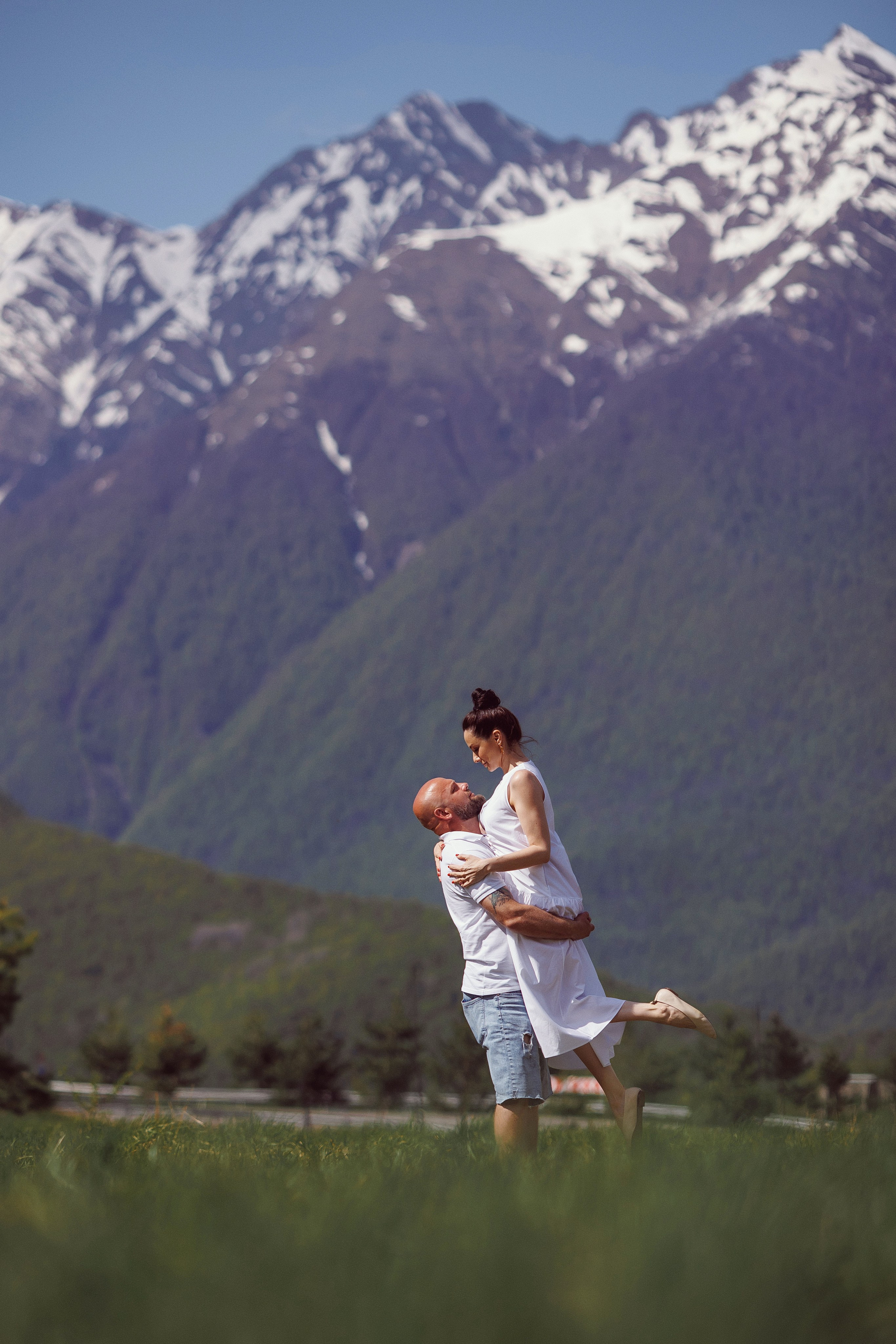 Семейная фотосессия в горах на Красной поляне. Свадебный и семейный фотограф в Сочи Денис Вялов