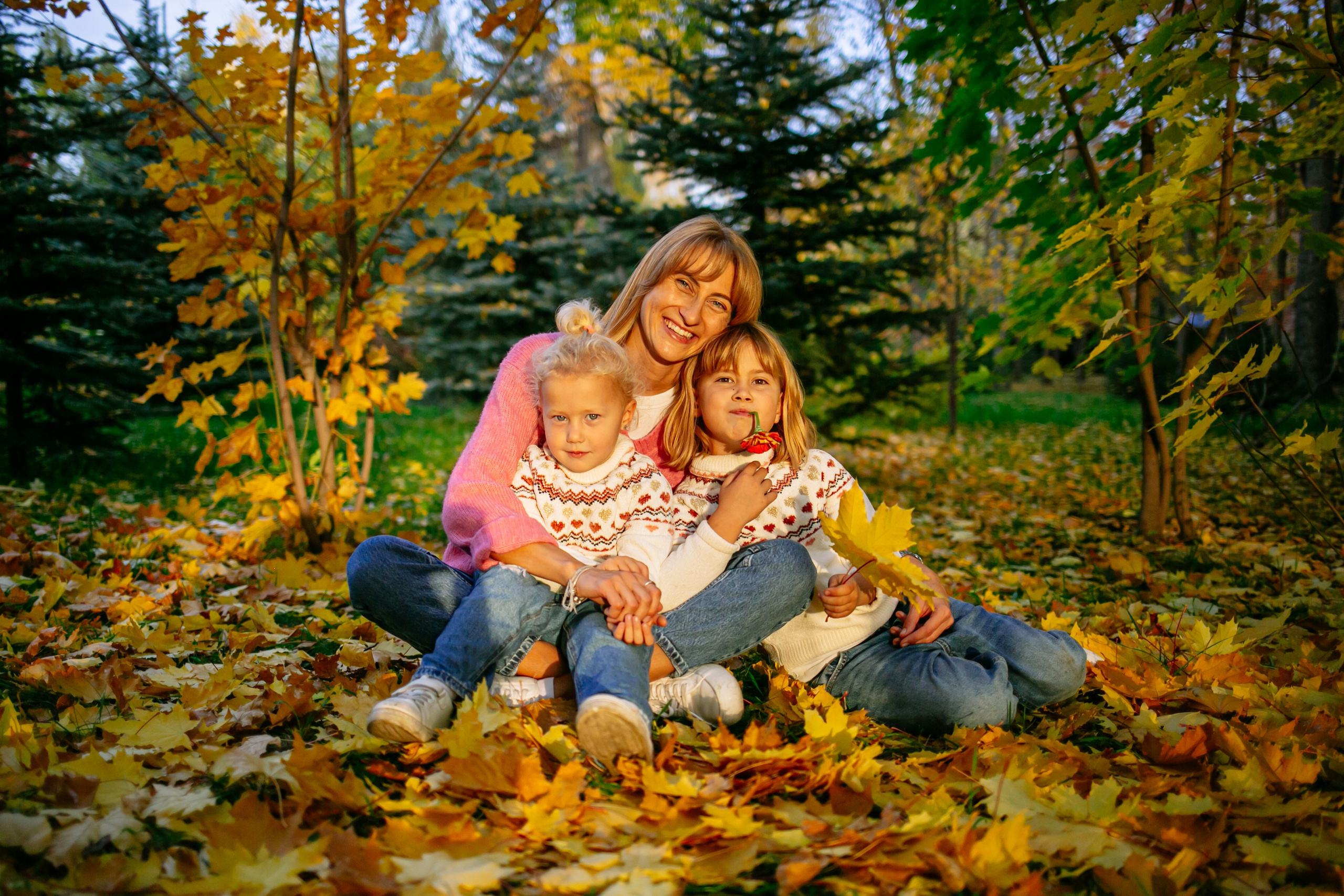 Юля, Анюта, Есения