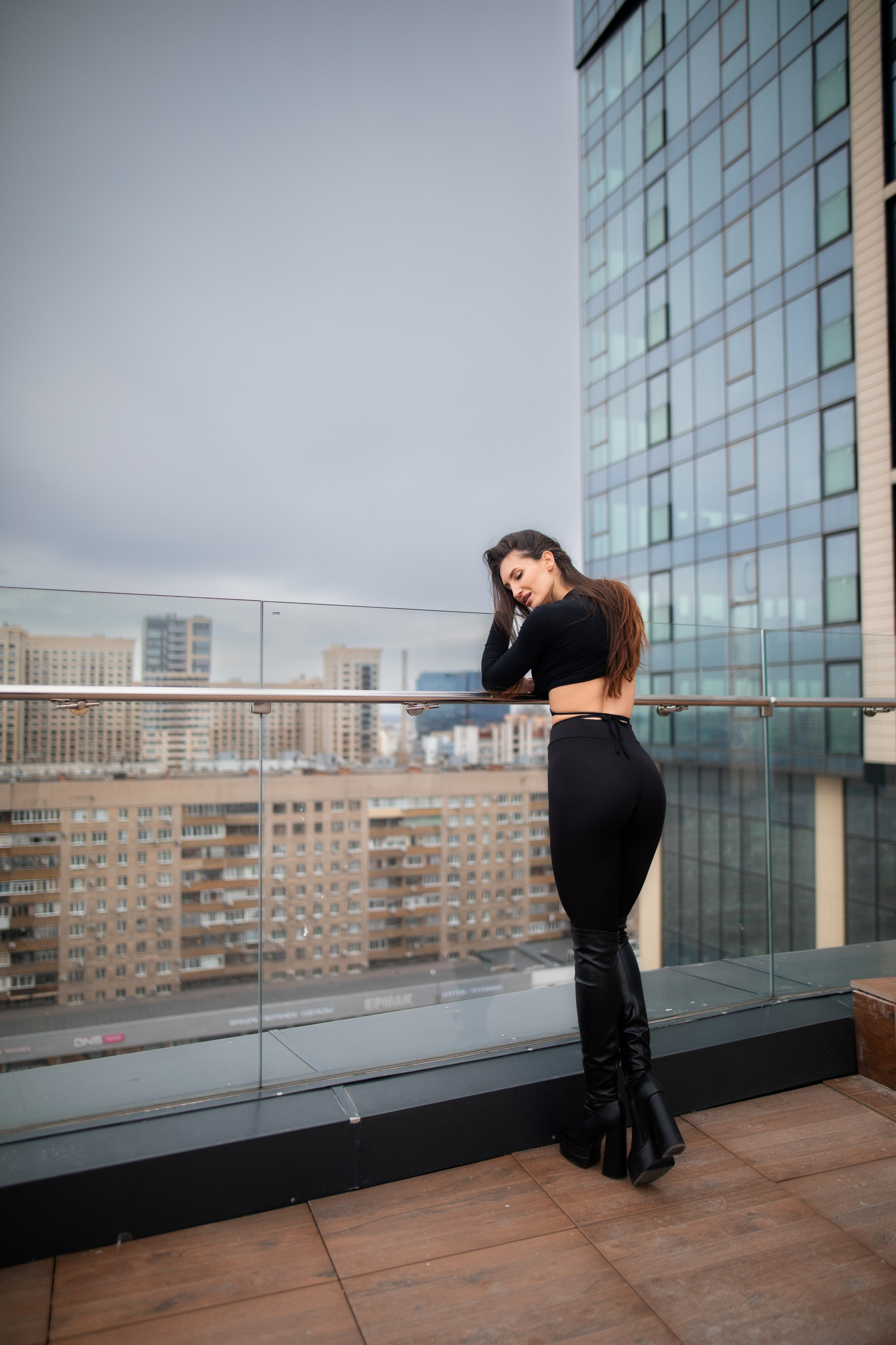 Фотосет с Викторией на крыше бизнес-центра в формате для «себя»
