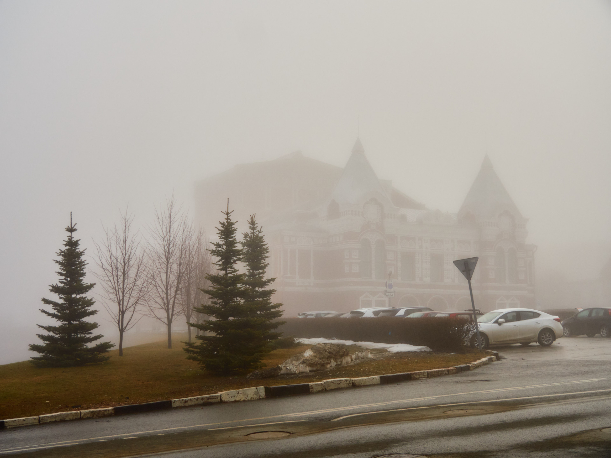 Самарский Театр драмы в густом тумане