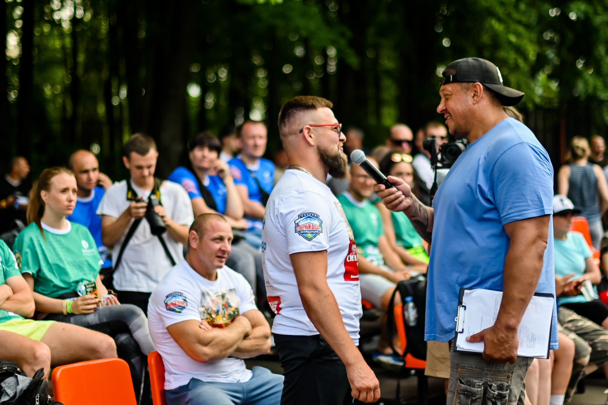 СТРОНГ. Фотограф для бизнесконтента, репортажей и семейного альбома в Москве
