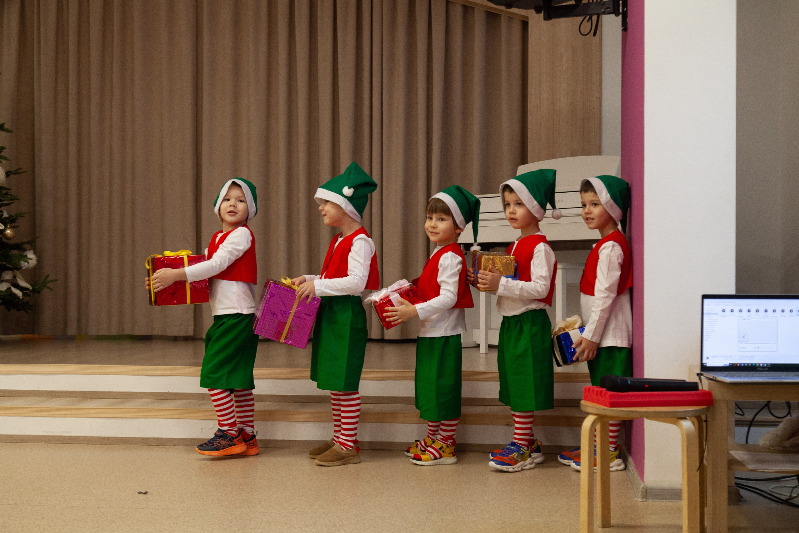 Новогодний утренник. 17.12.24. Профессиональное фото в Казани: от идеи до результата. Фотограф Яна Мур