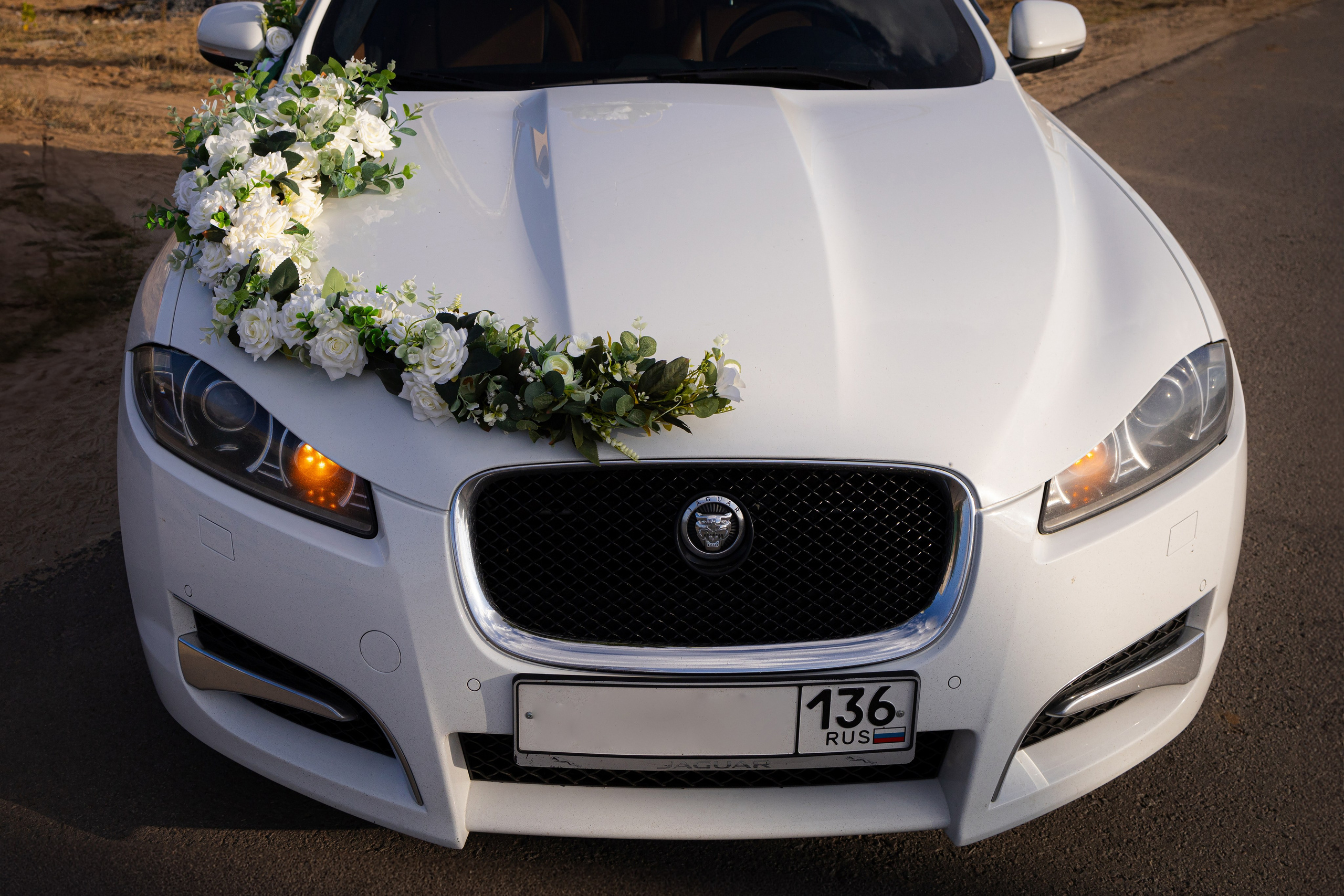 Свадебные украшения на а/м. Семейный свадебный фотограф в Воронеже и Россоши