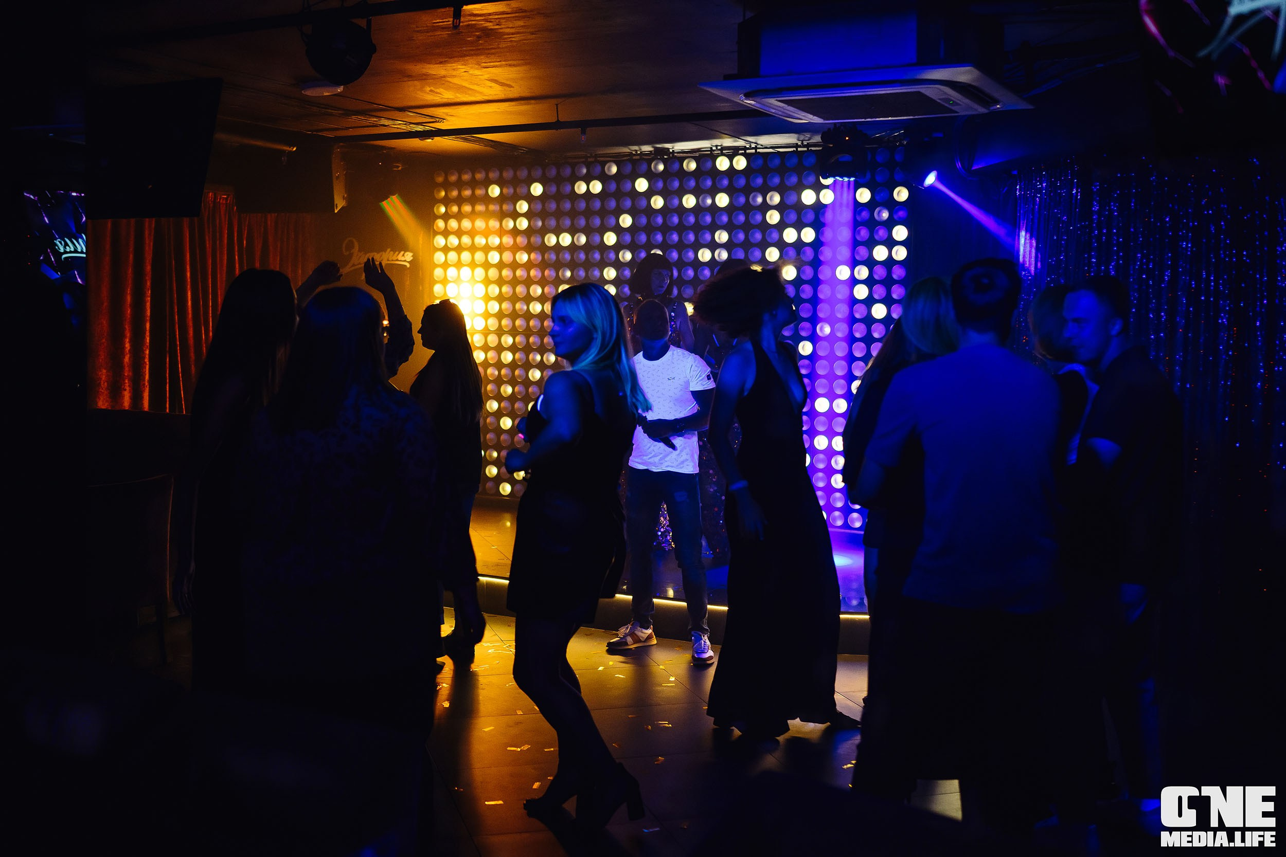 Фоторепортаж из караоке-клуба Эйфория. One Media Life: фоторепортажи, фотоотчеты с мероприятий и заведений