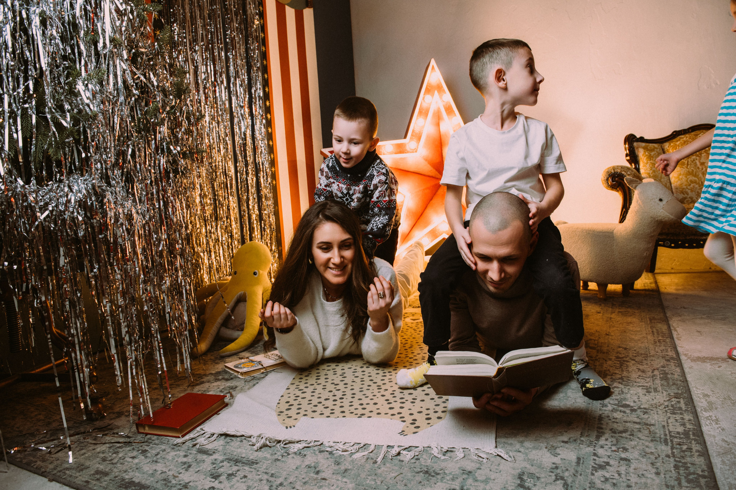 Большая семья собралась вместе на Новый год. Фотограф в Сургуте Светлана Гибадуллина