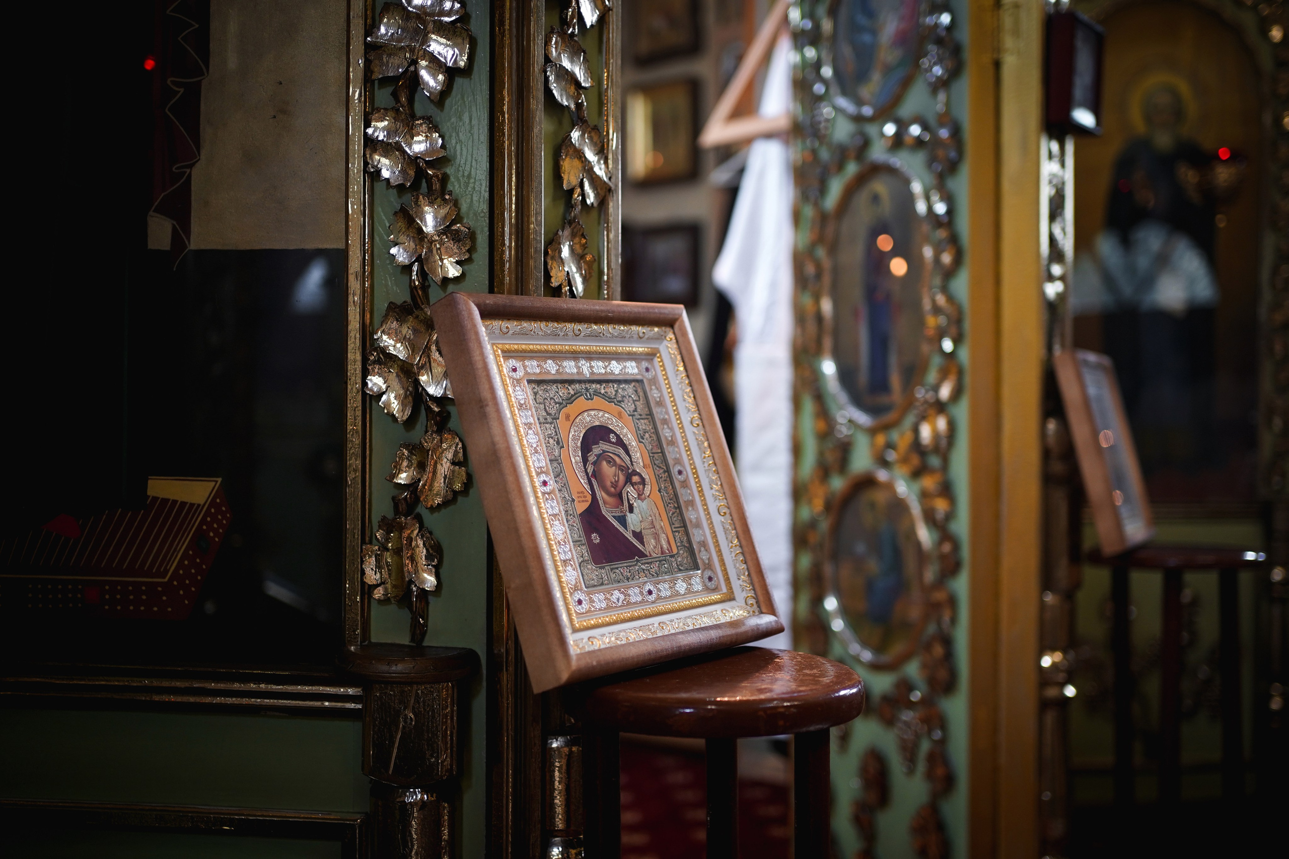 Венчание в Троицком храме. Свадебный фотограф в Ростове-на-Дону. Таинство Крещения и Венчания, семейные фотосессии. Алёна Чёботова