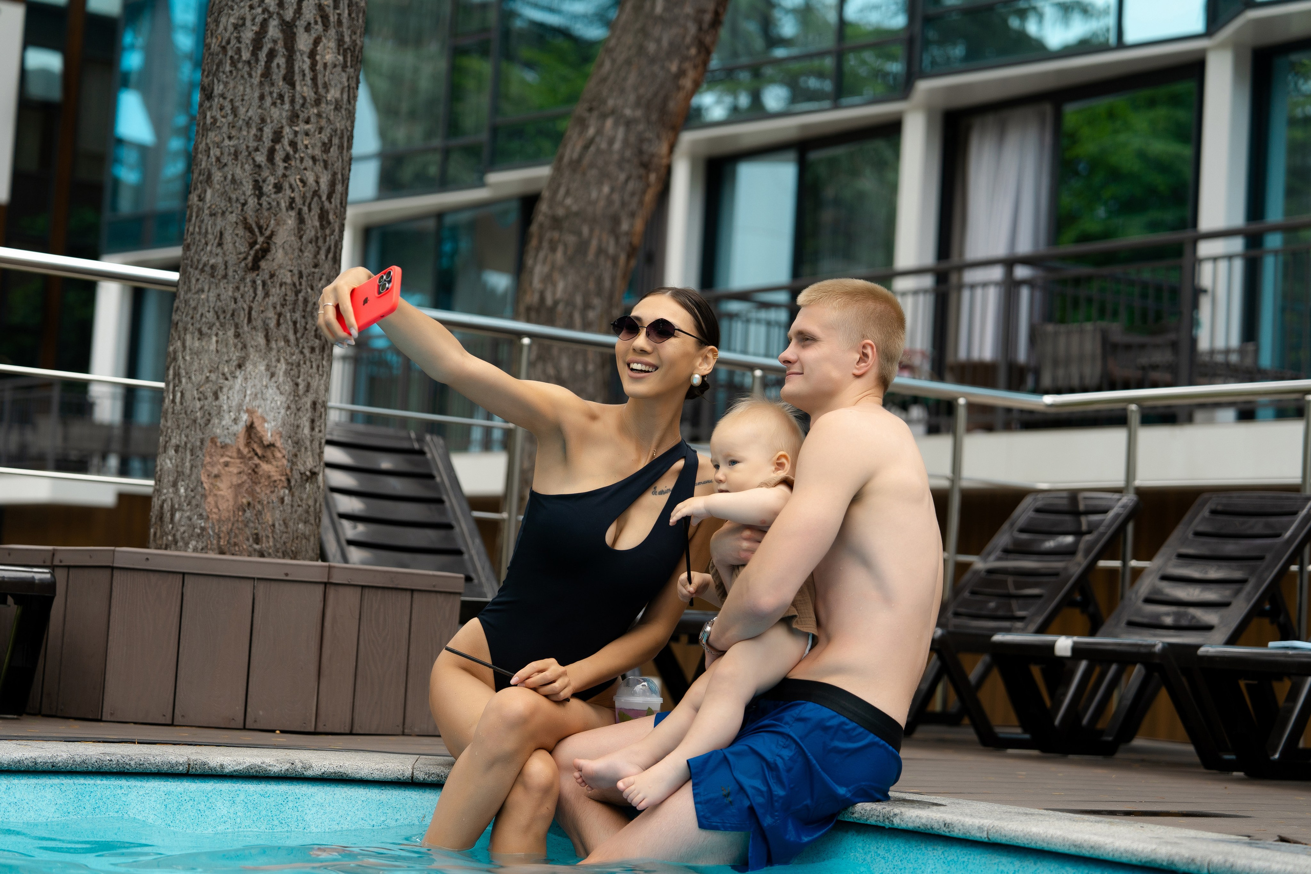 Mirror 4*. Фотограф и видеограф Елена Хмелевская