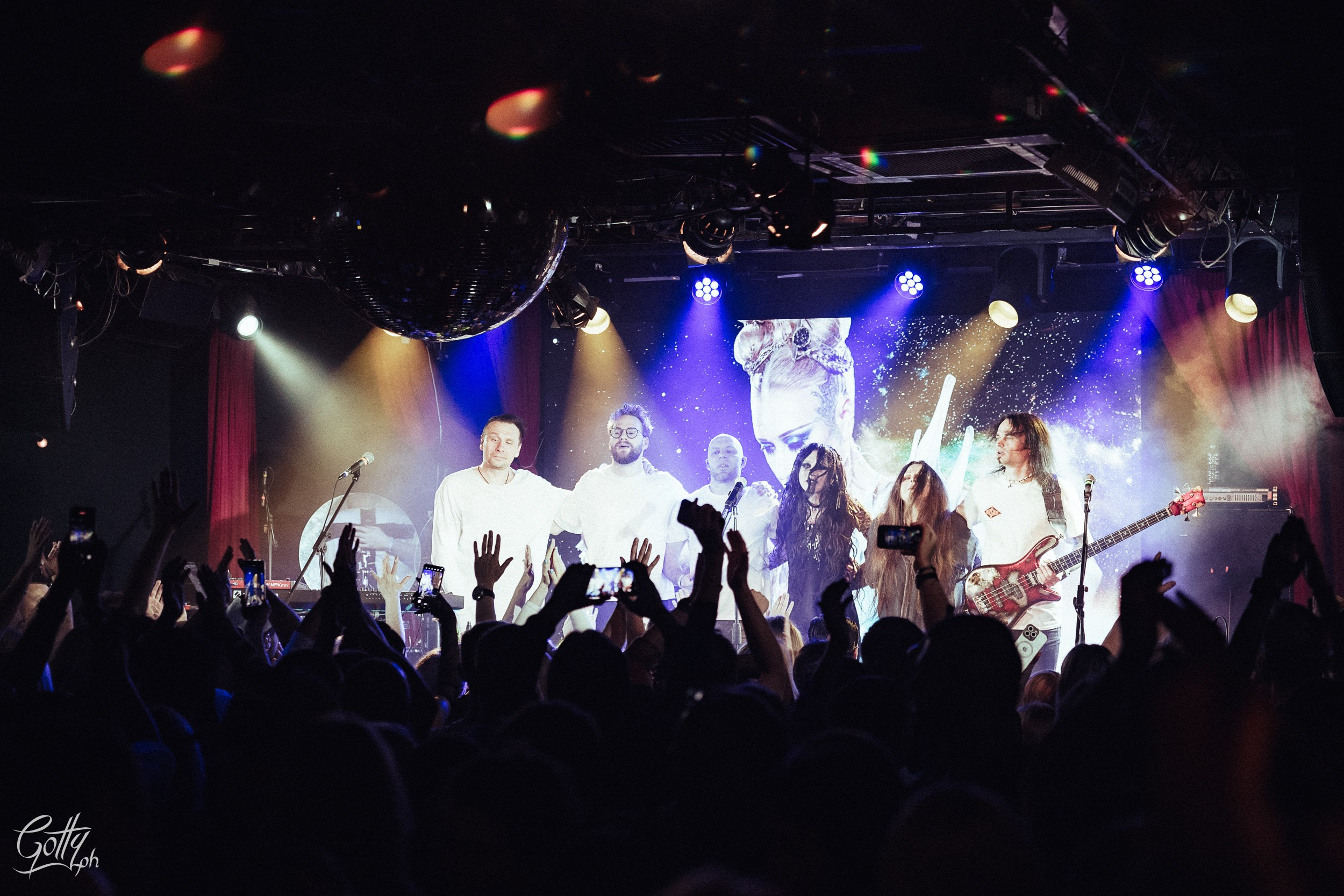 Концерт Линды в 16 тонн. Концертный и портретный фотограф Москва и Санкт-Петербург