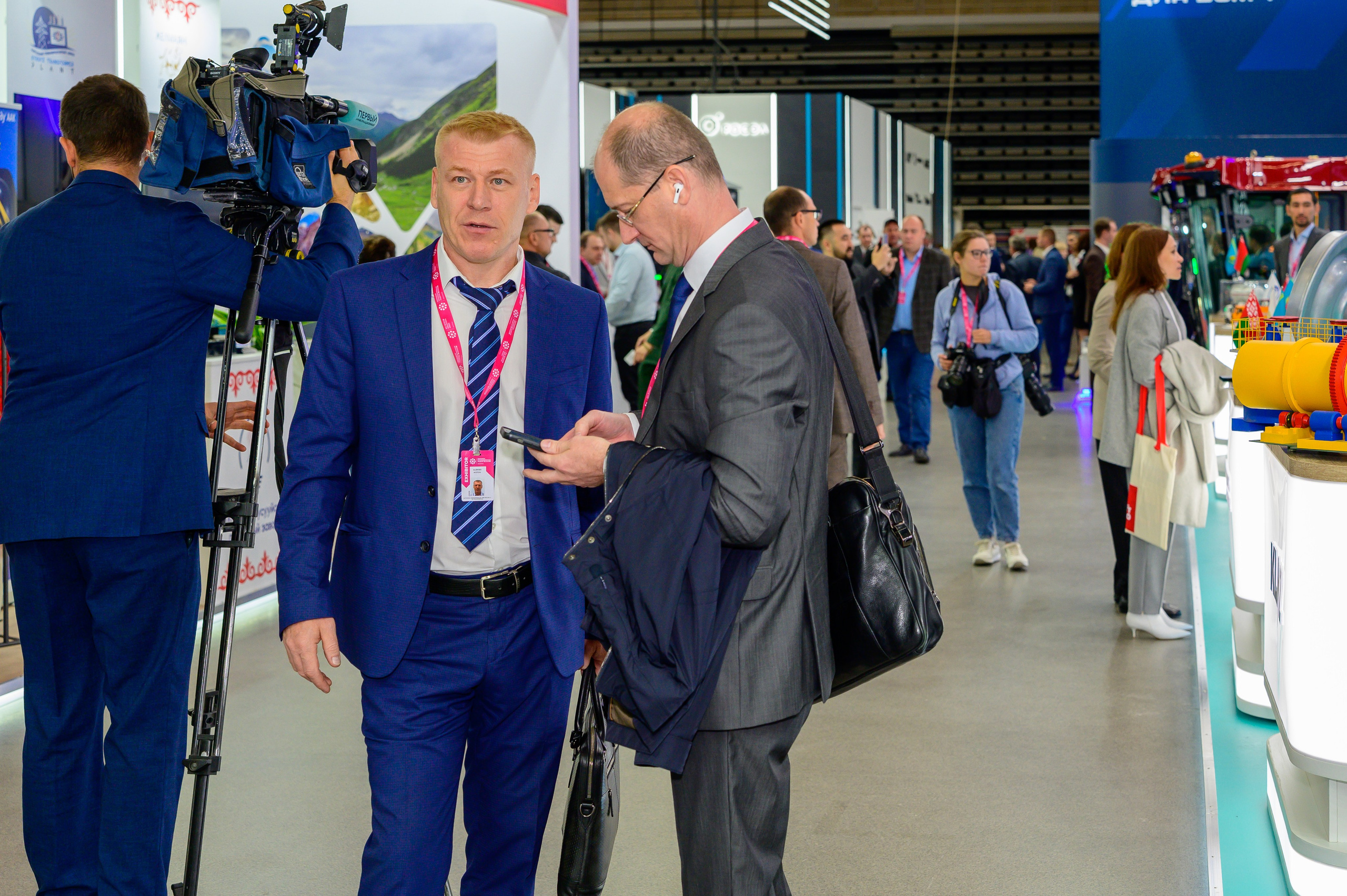 BigindustrialweekBelarus. Фотоуслуги, услуги фотографа, фотографирование важных событий