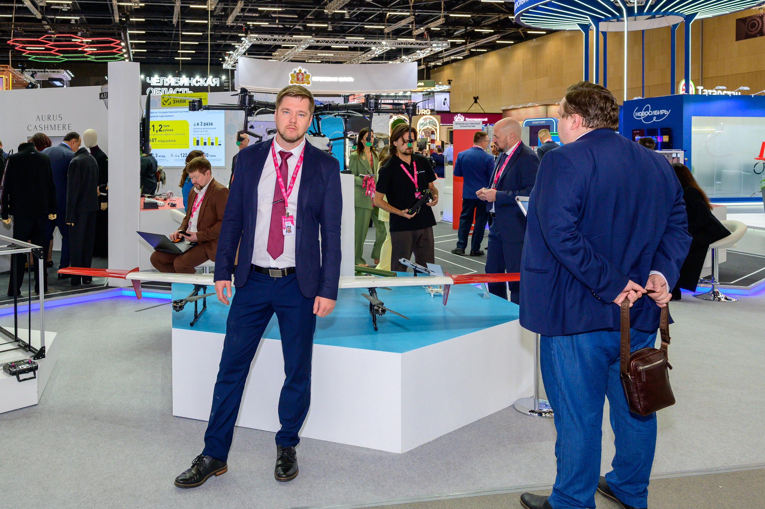 «ИННОПРОМ. Беларусь» — это международная промышленная выставка, объединяющая представителей различных отраслей промышленности, инновационных компаний, инвесторов и государственных структур. Это уникальная платформа для обмена опытом, внедрения новых идей и технологий, что способствует повышению актуальности отрасли и развитию сотрудничества между странами.#БольшаяпромышленнаянеделявМинске @belexpo_by@ph.andrey_puhach #bigindustrialweek #bigindustrialwee