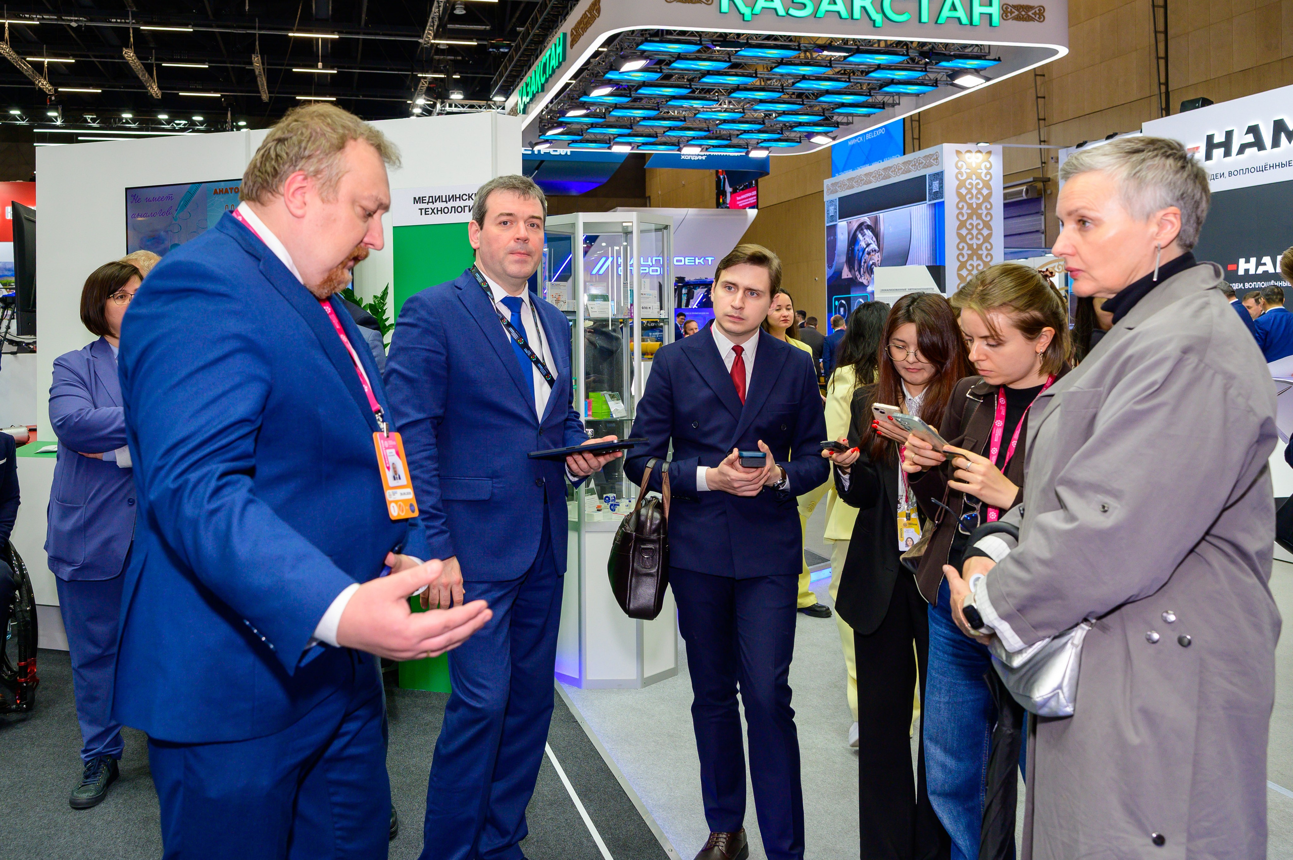 BigindustrialweekBelarus. Фотоуслуги, услуги фотографа, фотографирование важных событий