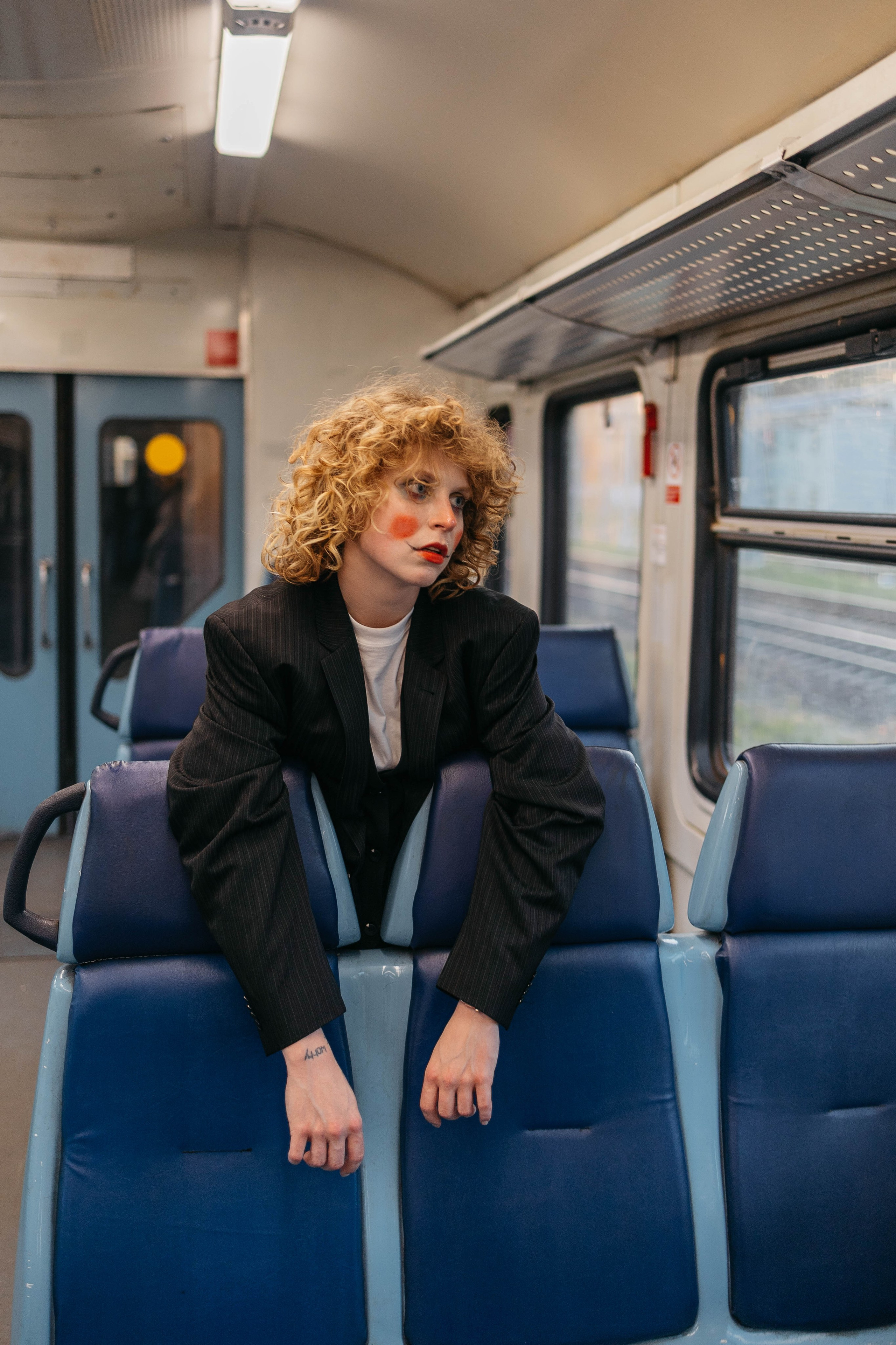 Закат на ЖД вокзале. Лиза. Фотограф в Твери Лагодная Яна