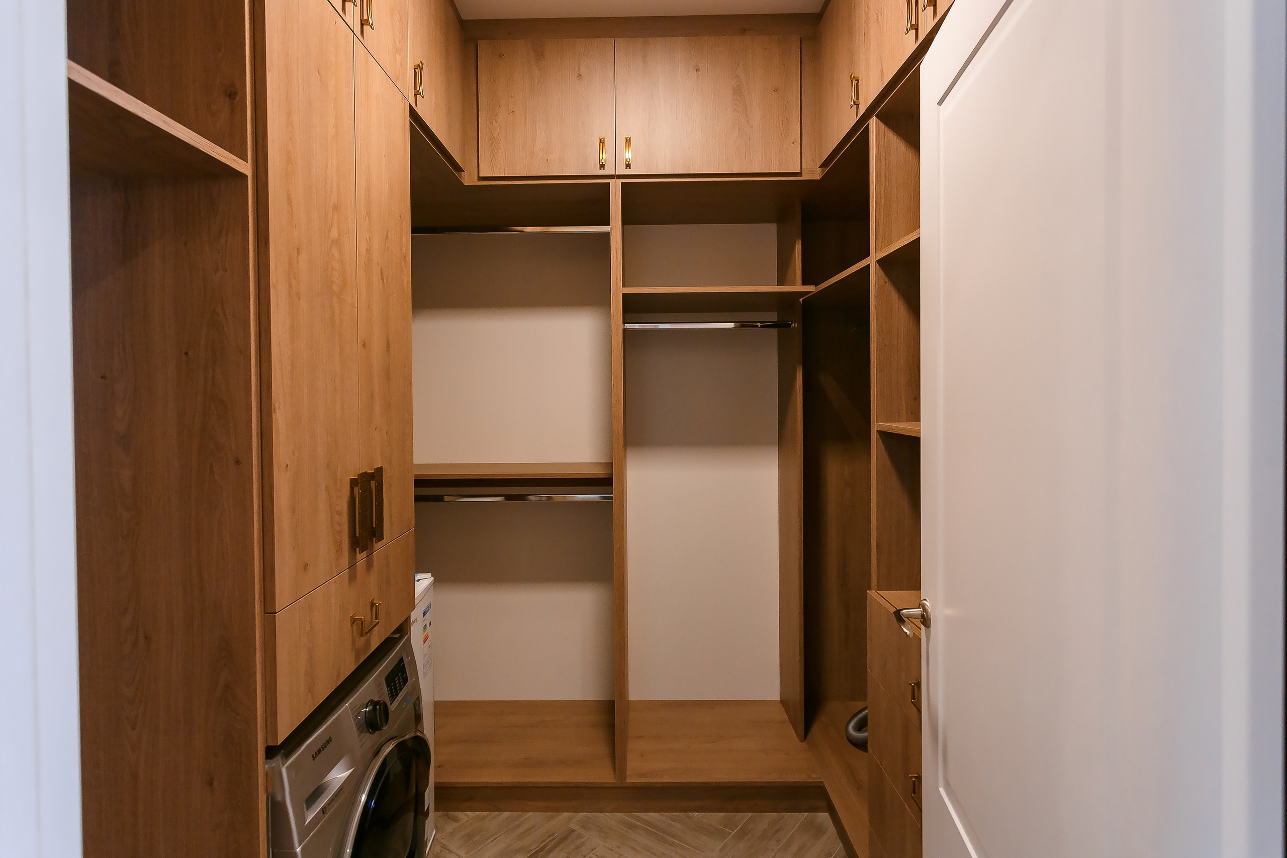 Central interior. Репортажный фотограф в Алмате Чумаков Георгий