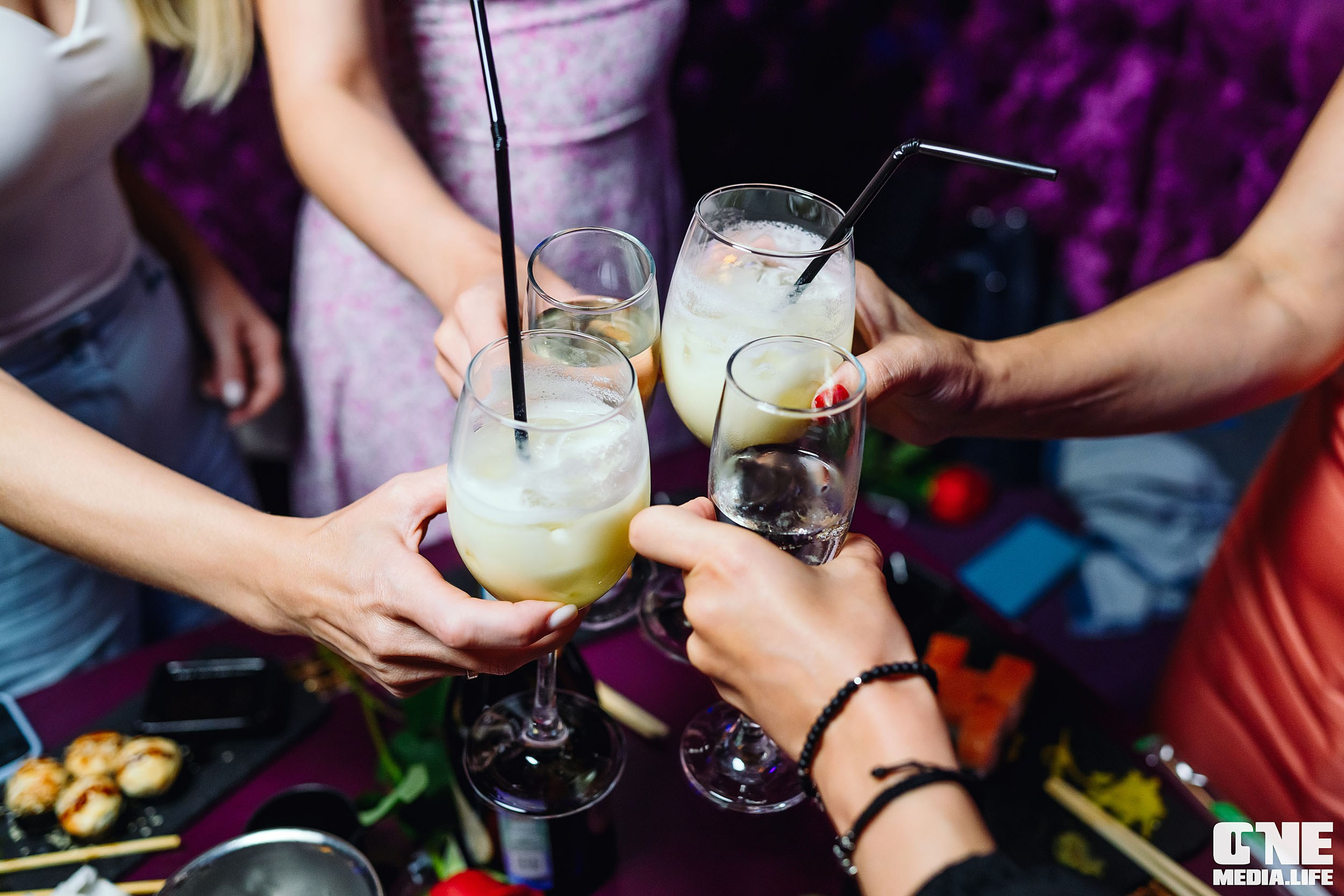 Фоторепортаж из караоке-клуба Эйфория. One Media Life: фоторепортажи, фотоотчеты с мероприятий и заведений