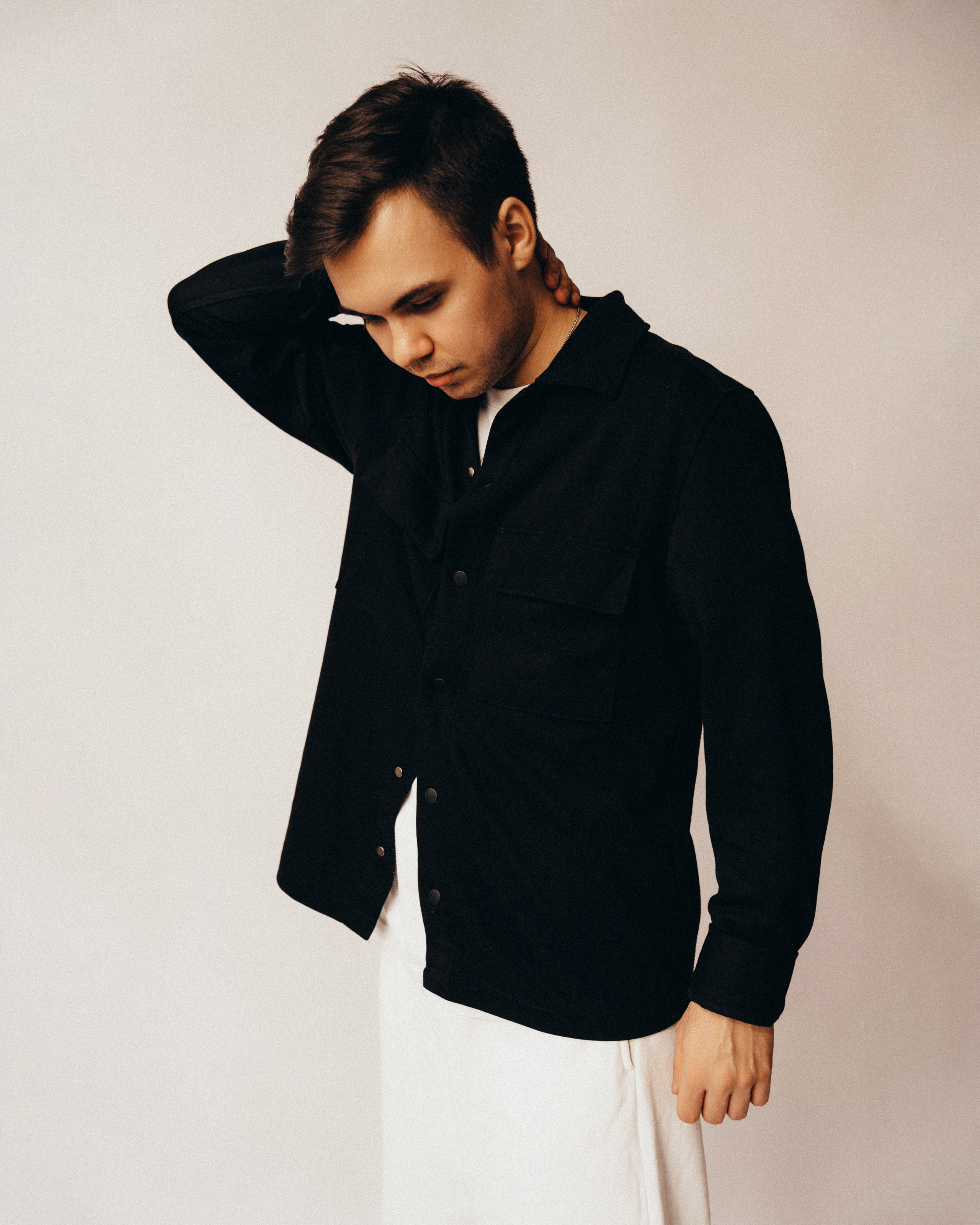 Антон 17.03. Идеальные портреты для соцсетей — Фотограф Ленар